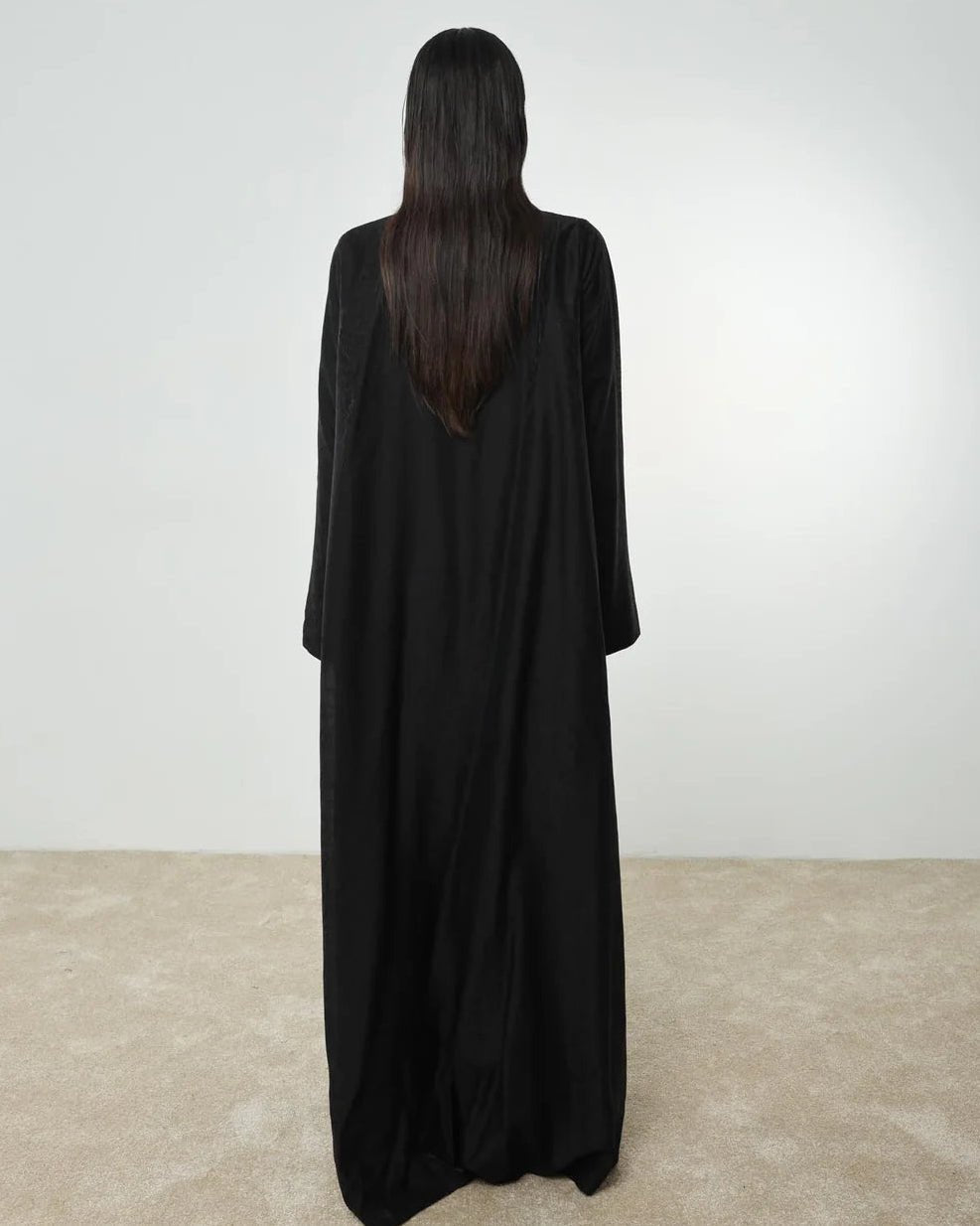 NIGHTFALL ABAYA - BY NOUF - MIRA Y MANO