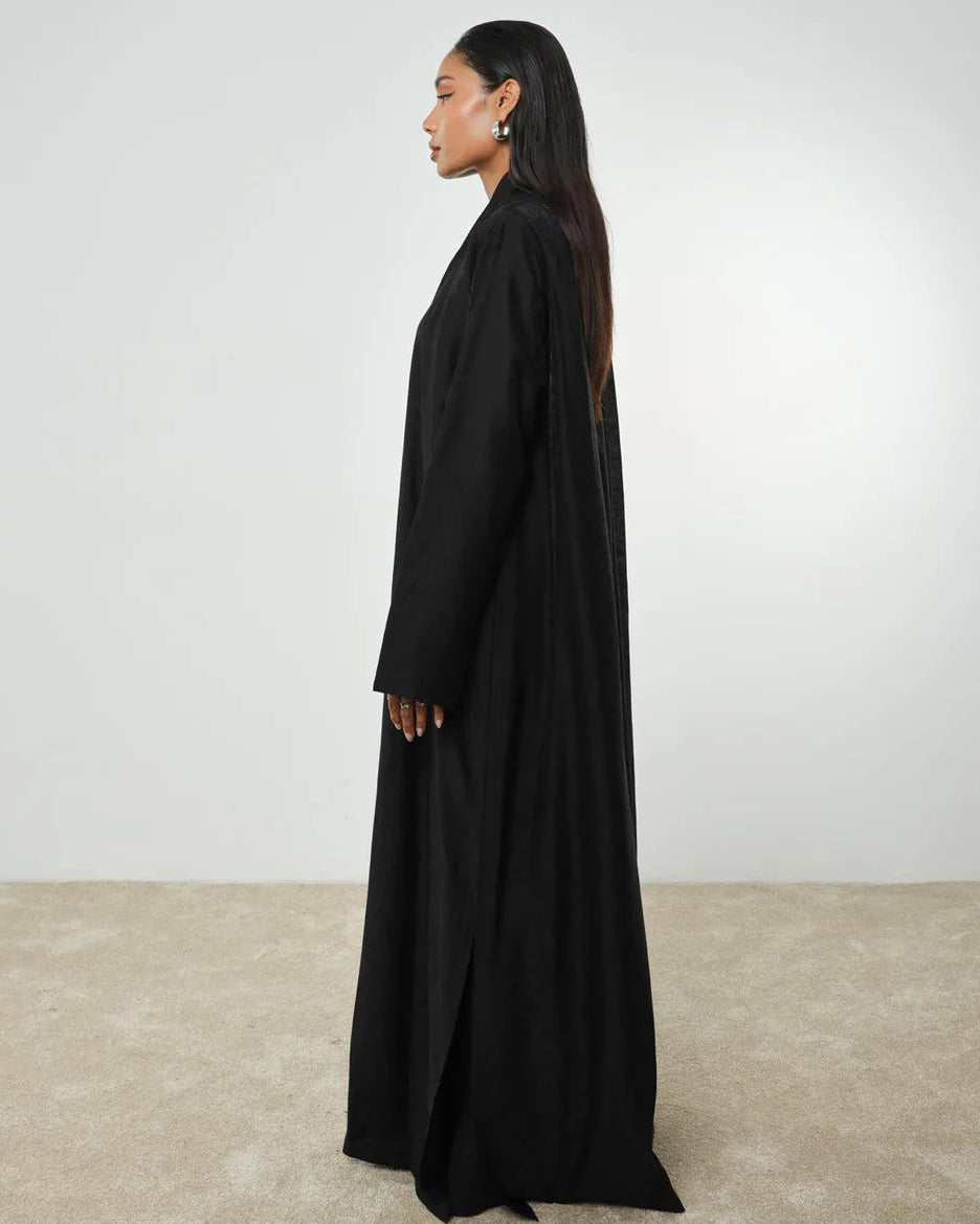 NIGHTFALL ABAYA - BY NOUF - MIRA Y MANO