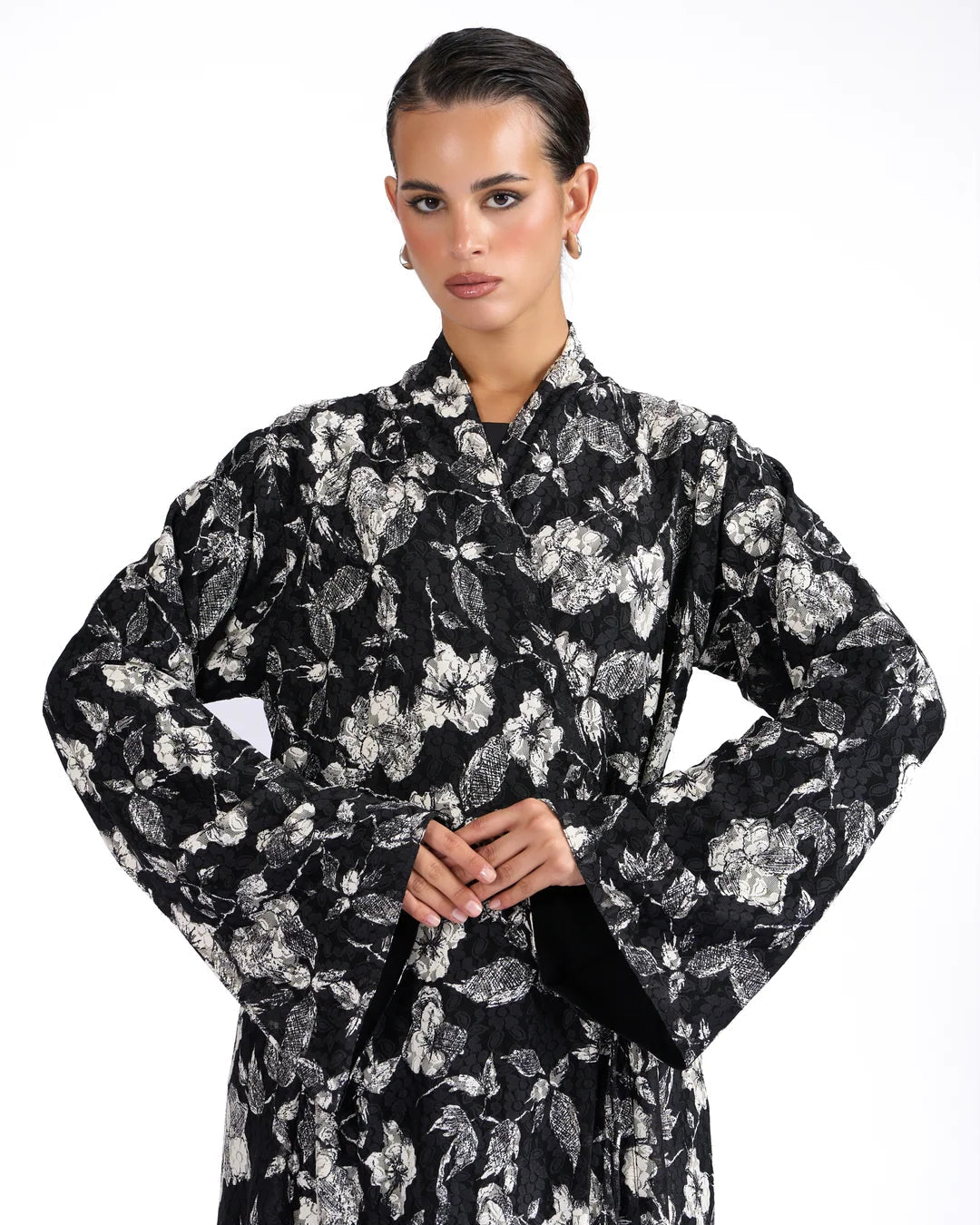 NW 2536 - Black Velvet Abaya - MIRA Y MANO