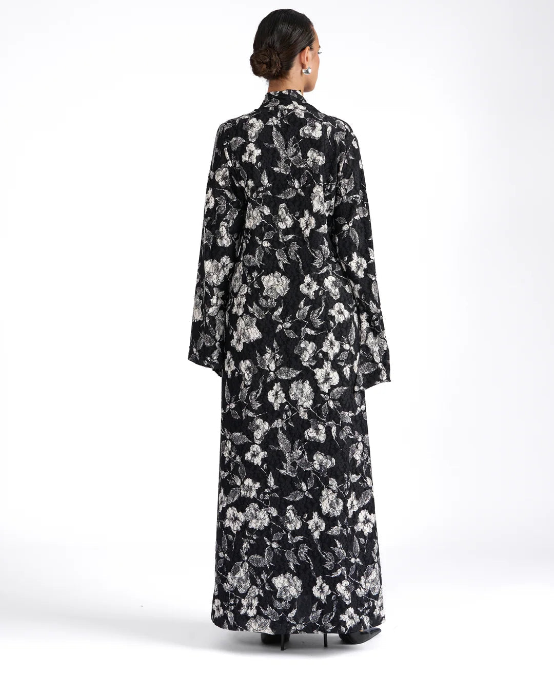 NW 2536 - Black Velvet Abaya - MIRA Y MANO