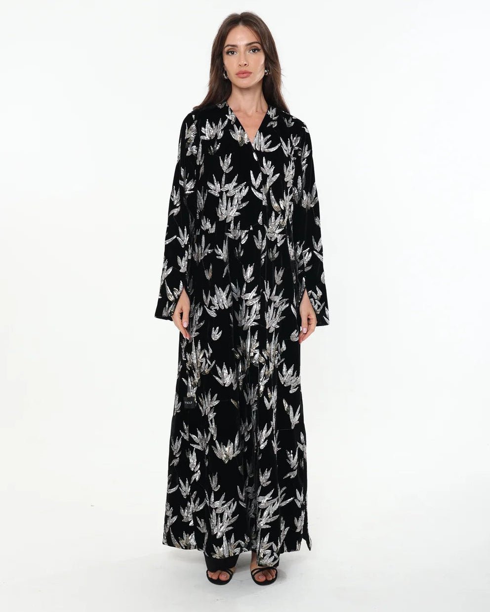 NW 2538 - Black Velvet Abaya - MIRA Y MANO