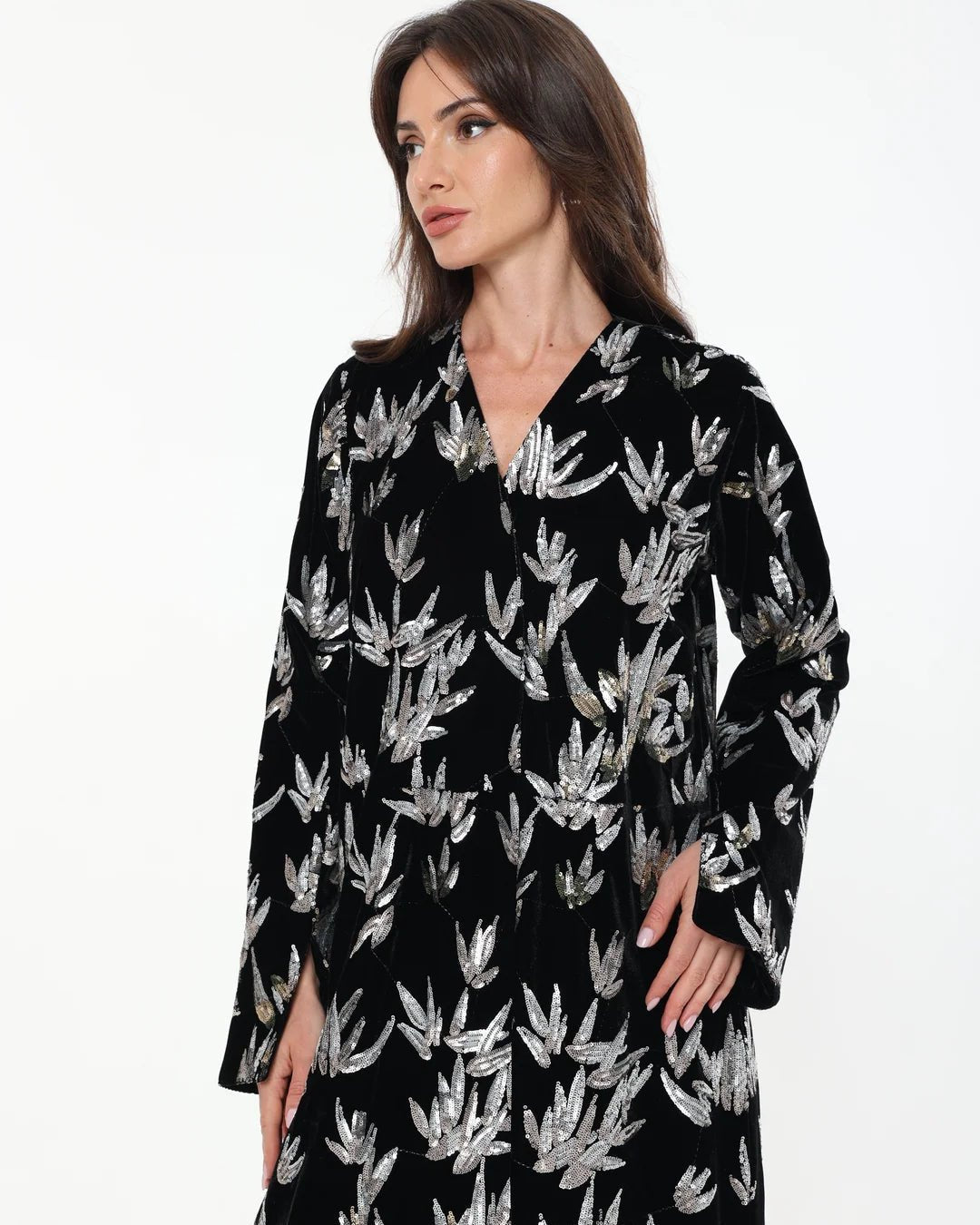 NW 2538 - Black Velvet Abaya - MIRA Y MANO
