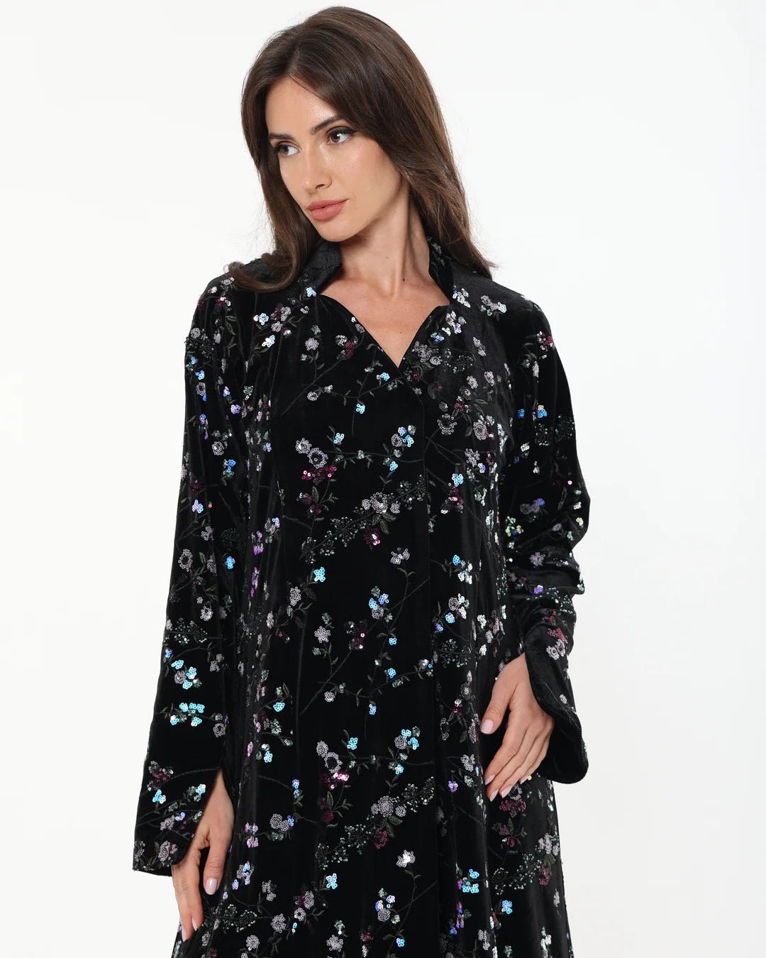 NW 2541 - Black Velvet Abaya - MIRA Y MANO