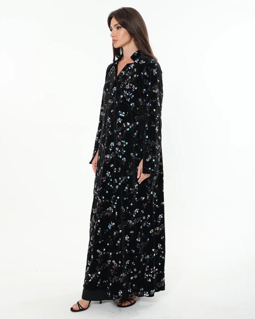 NW 2541 - Black Velvet Abaya - MIRA Y MANO