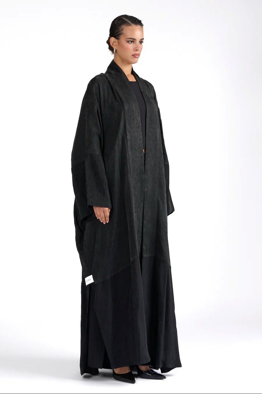 RIVA BLACK ABAYA - BY NOUF - MIRA Y MANO