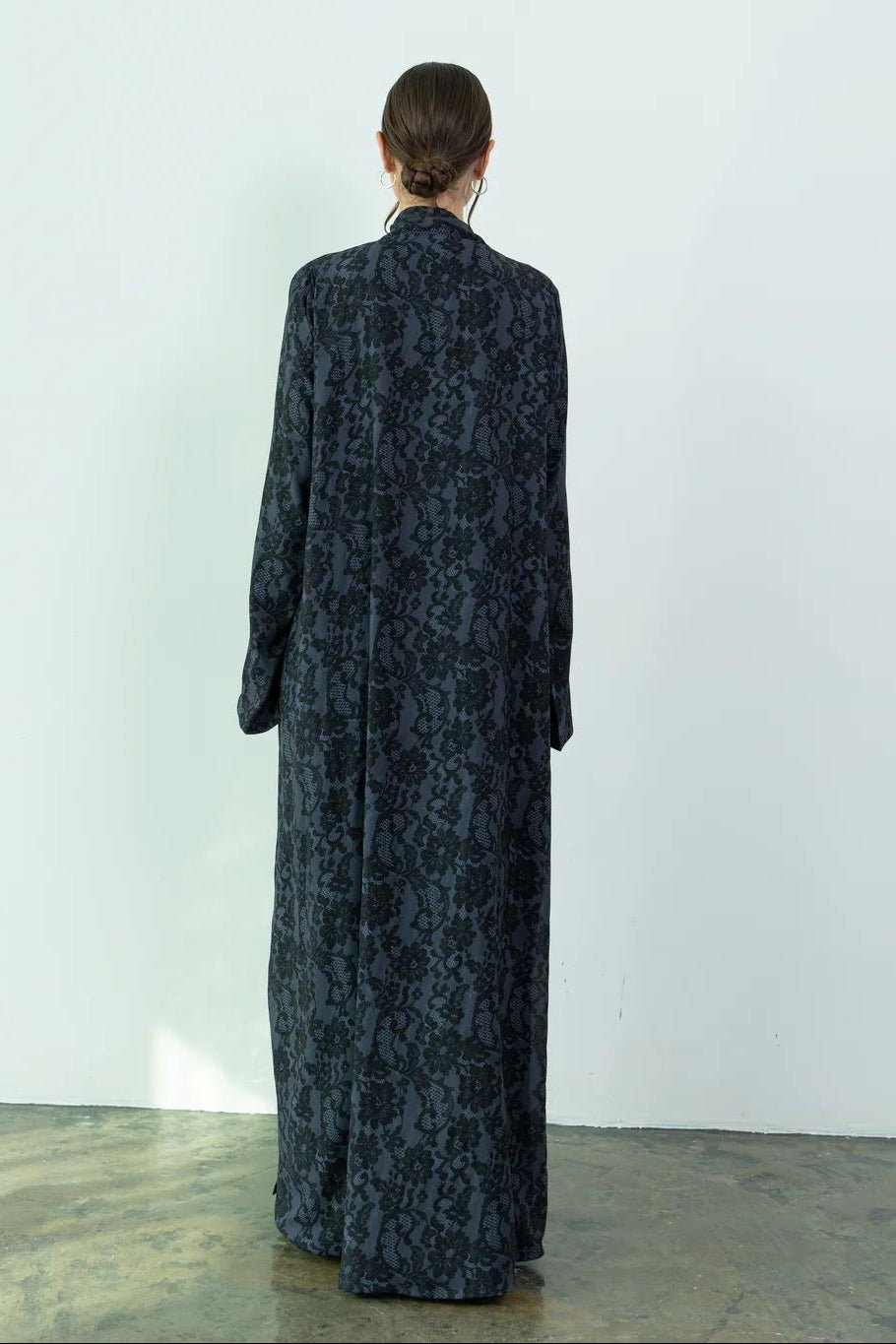 VELVET ROSE ABAYA - BY NOUF - MIRA Y MANO