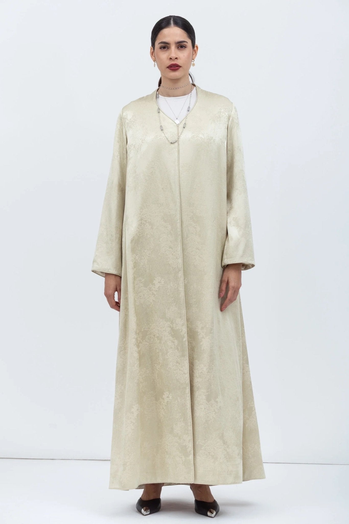 AB - AC - GGRN - JAC ABAYA - CHIKA - MIRA Y MANO