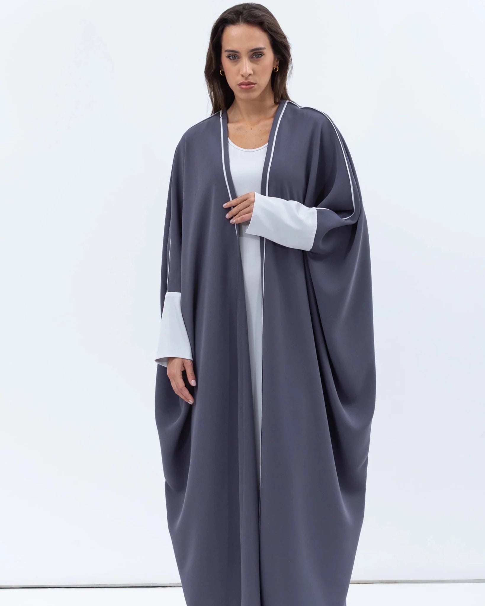 AB-BF-BGRYSH-GSD ABAYA - CHIKA - MIRA Y MANO