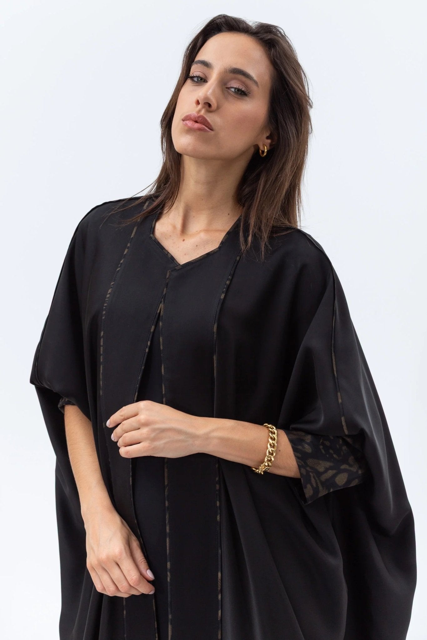AB - BF - BLK - BGP ABAYA - CHIKA - MIRA Y MANO