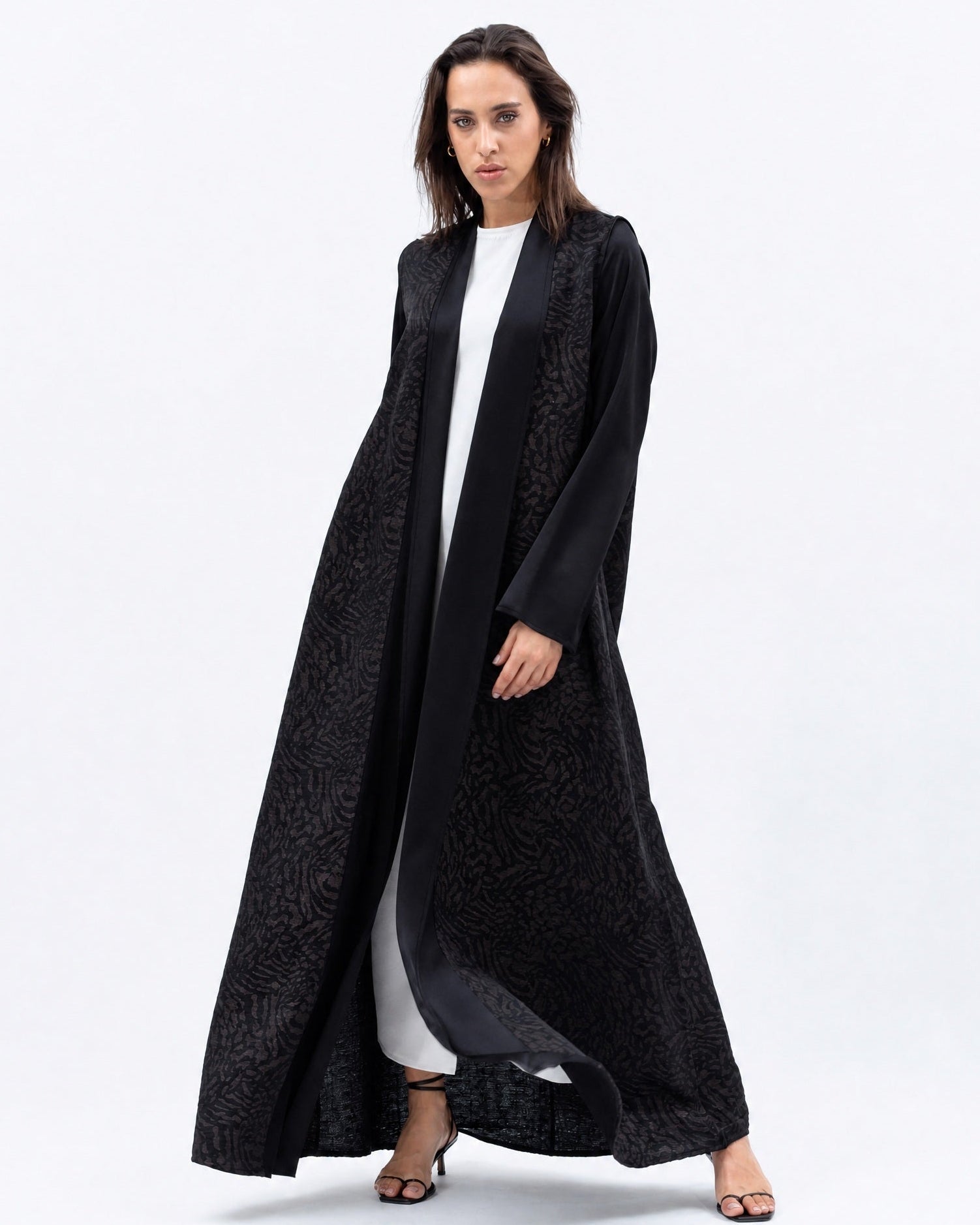 AB-BF-BLK-BGP – Black Abaya - CHIKA - MIRA Y MANO