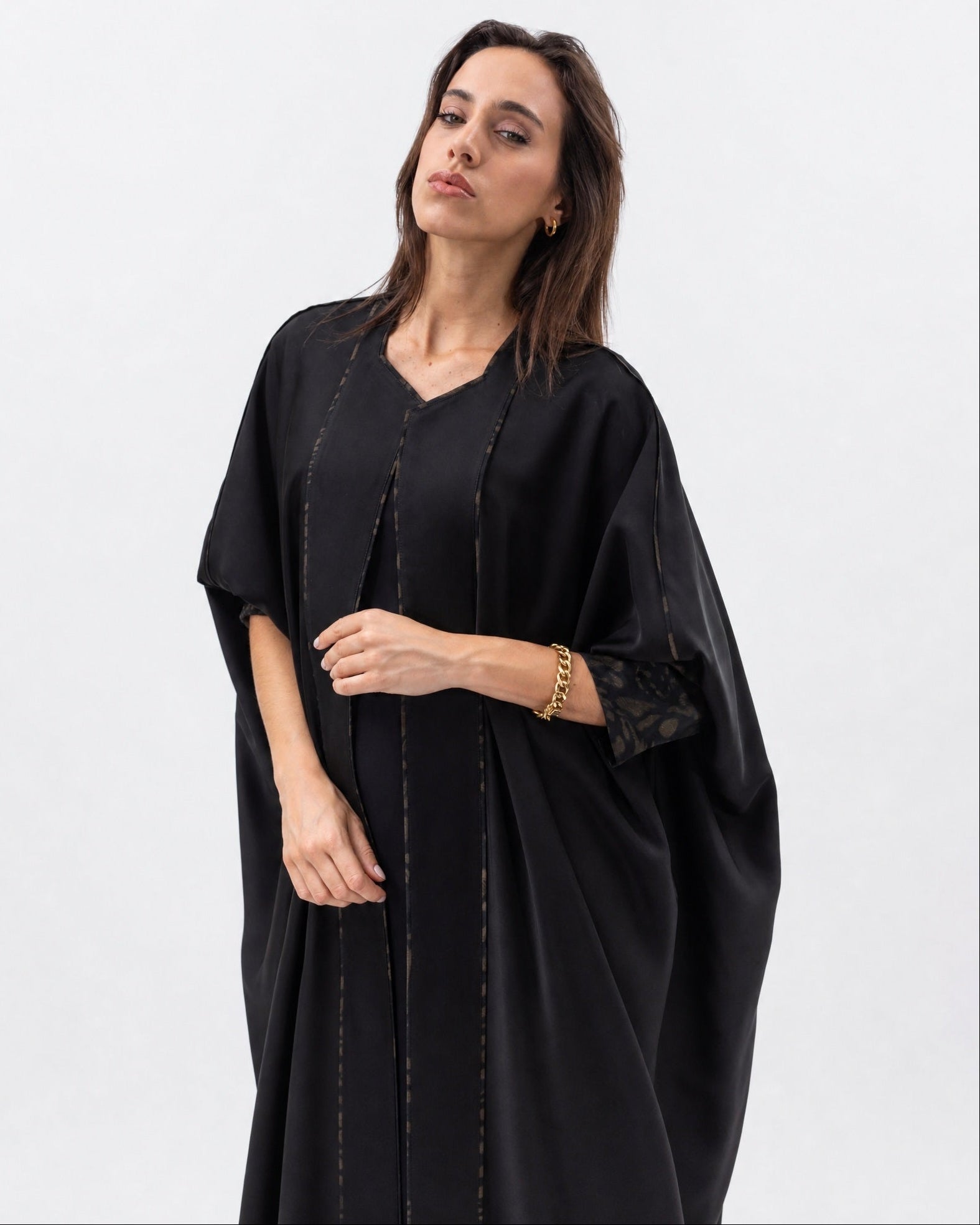 AB-BF-BLK-BGP – Black Abaya - CHIKA - MIRA Y MANO