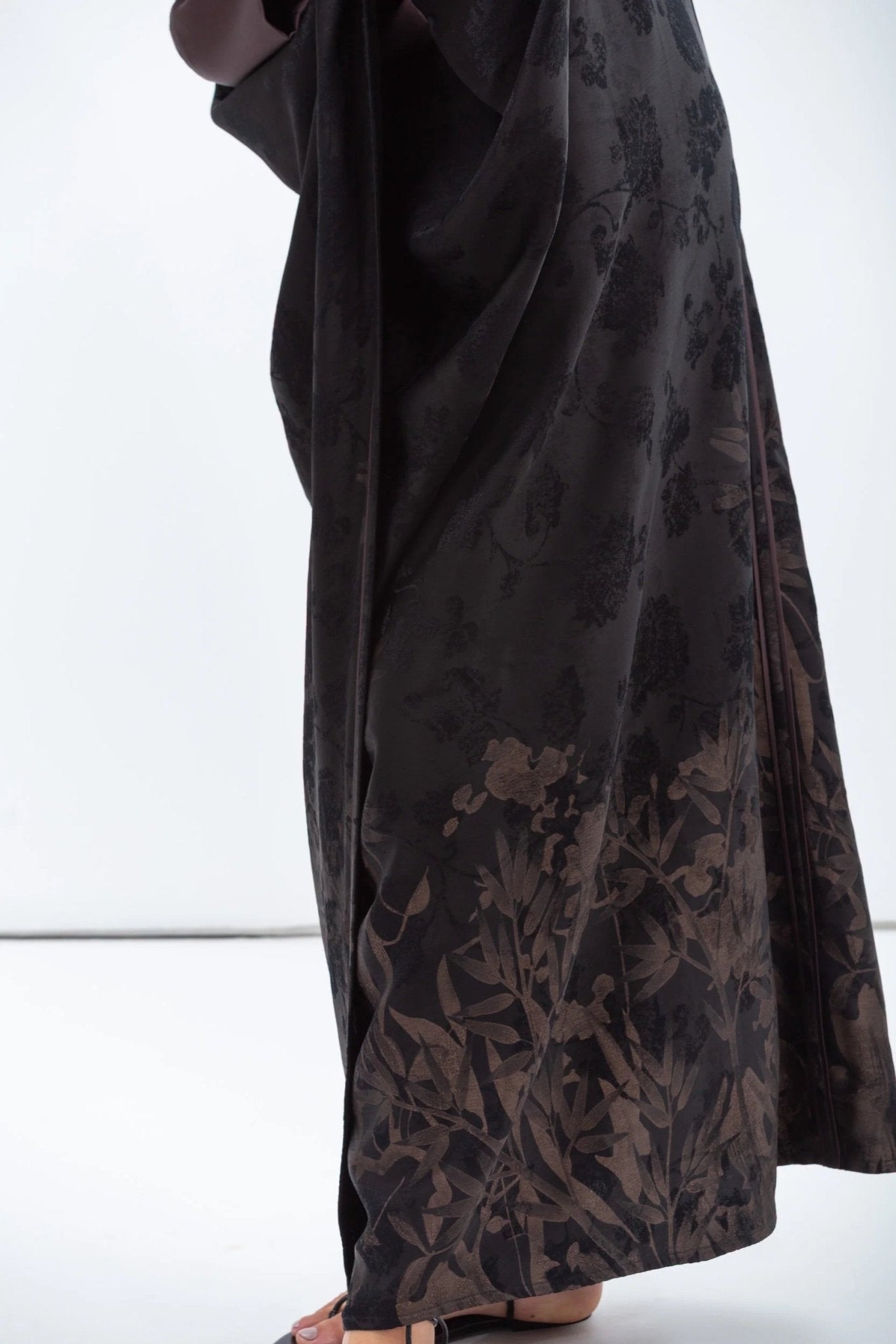 AB - BF - BLK - CPR ABAYA - CHIKA - MIRA Y MANO