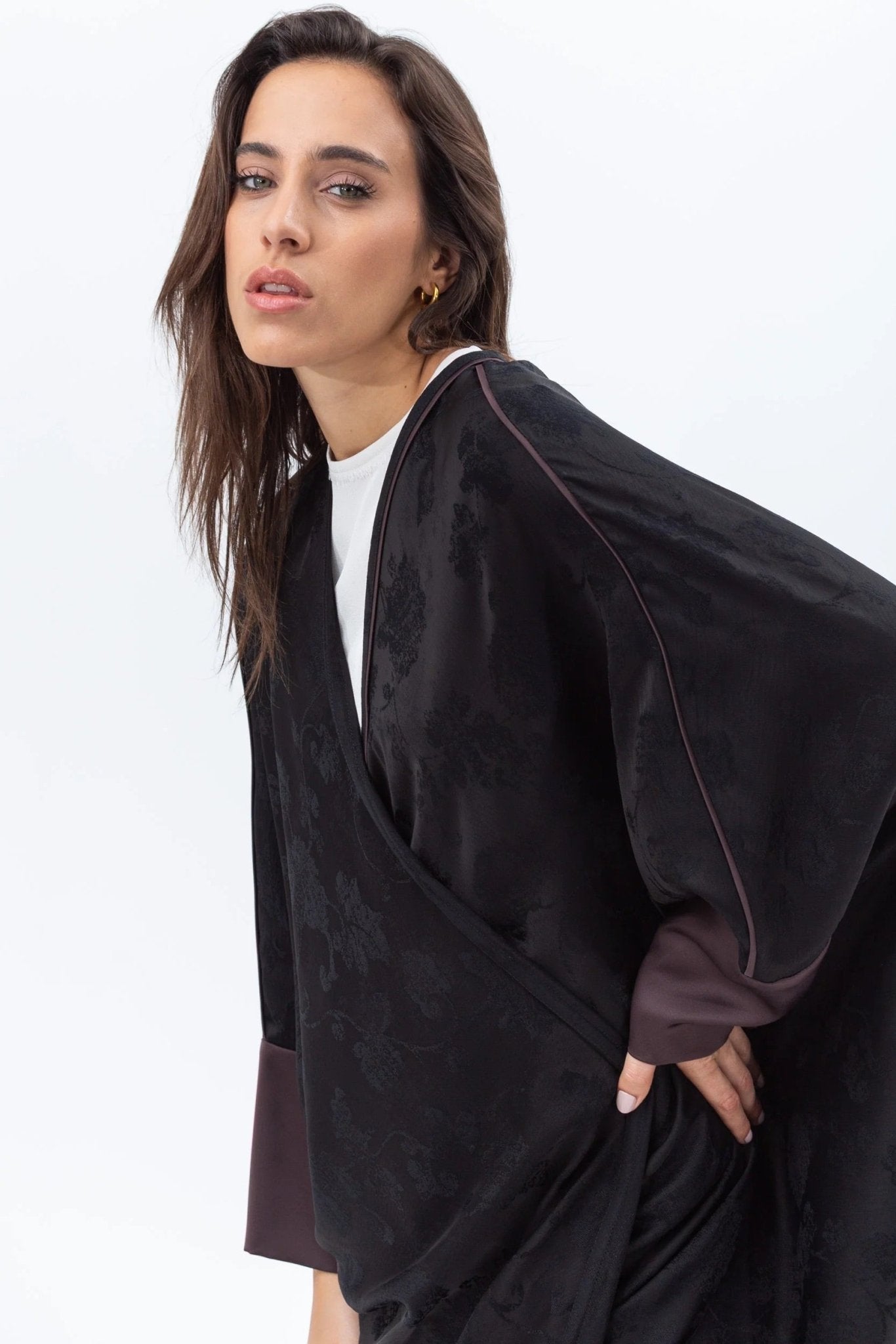 AB - BF - BLK - CPR ABAYA - CHIKA - MIRA Y MANO