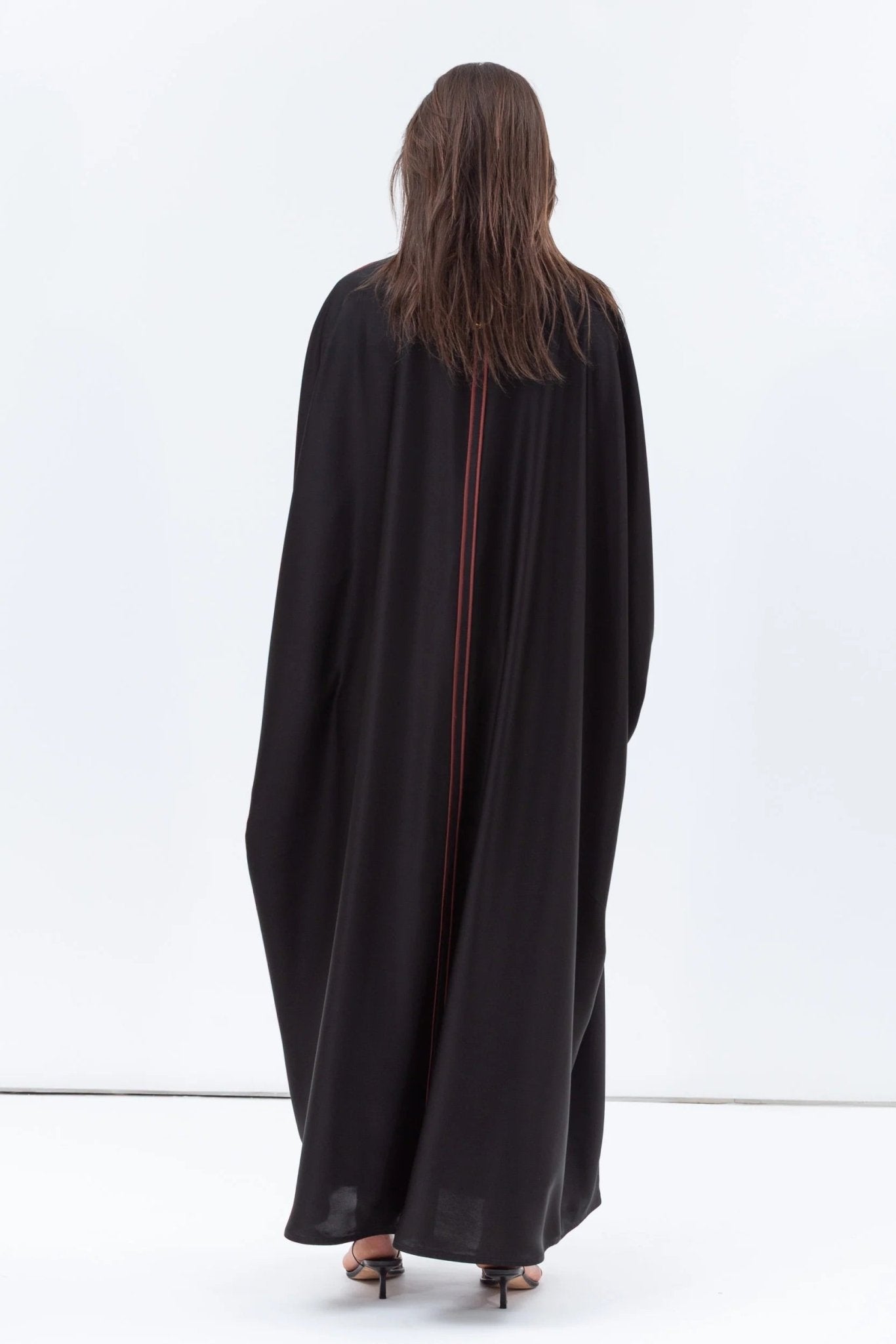 AB - BF - BLK - GP ABAYA - CHIKA - MIRA Y MANO
