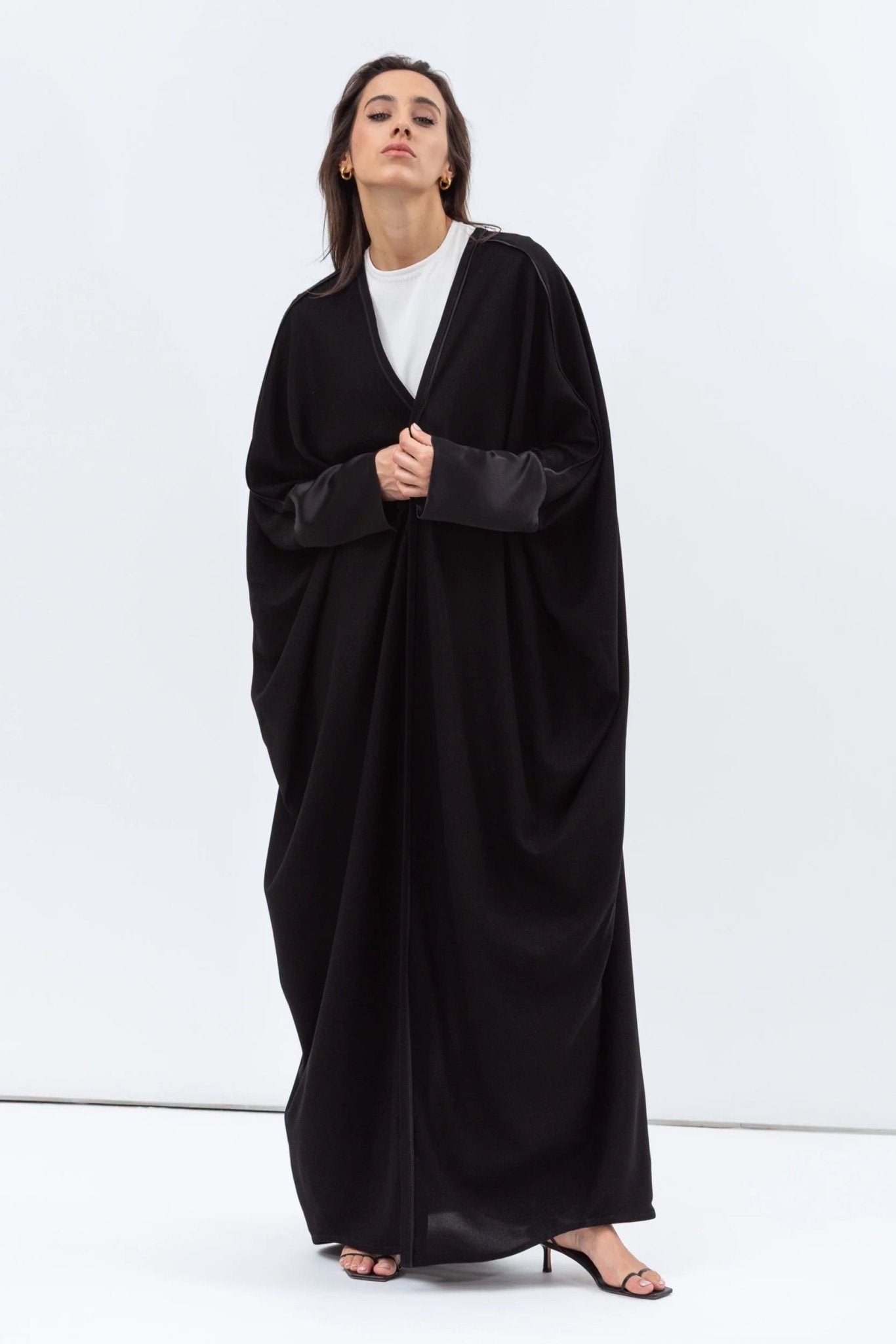AB - BF - BLKSH - BSD ABAYA - CHIKA - MIRA Y MANO