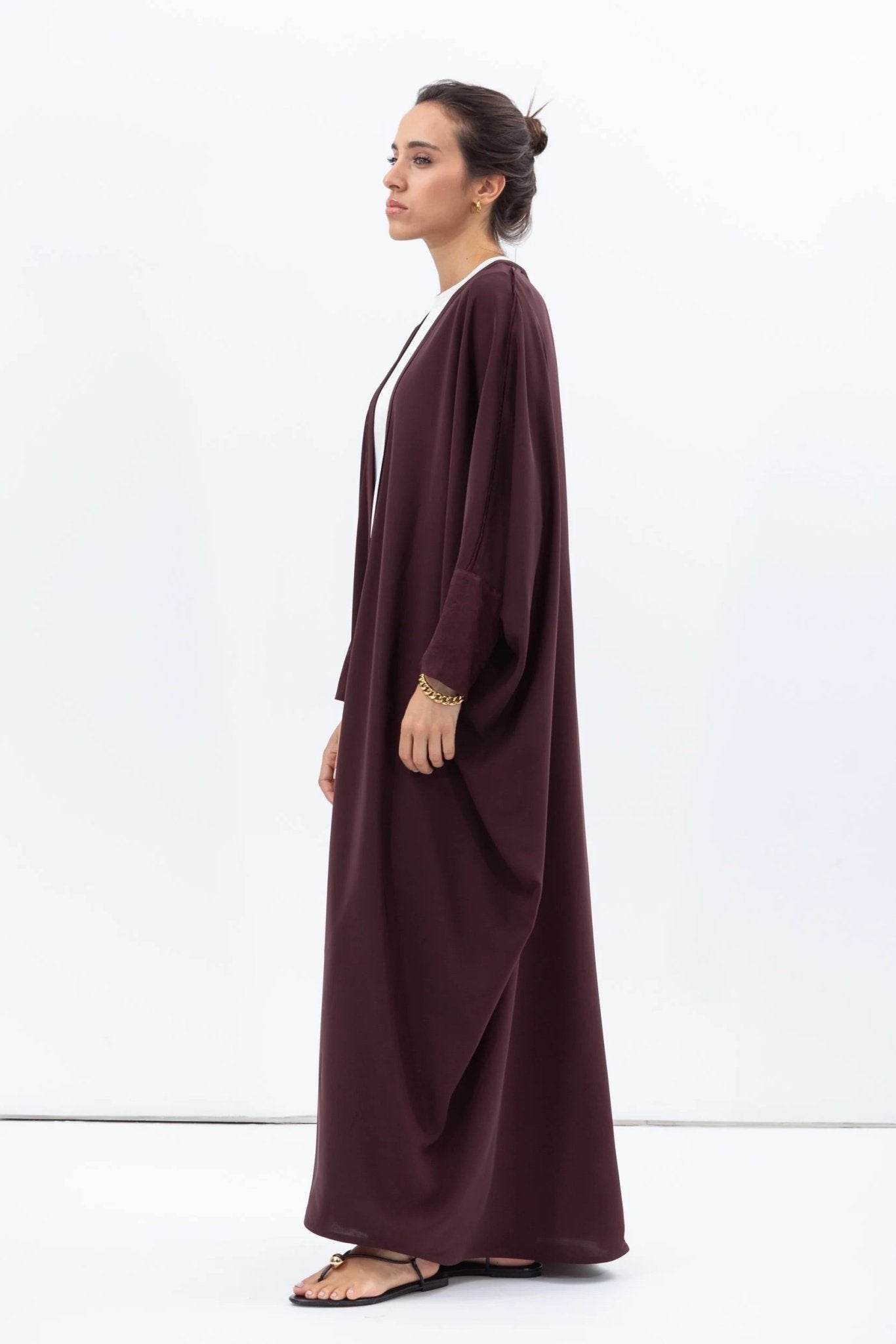 AB-BF-BRG ABAYA - CHIKA - MIRA Y MANO