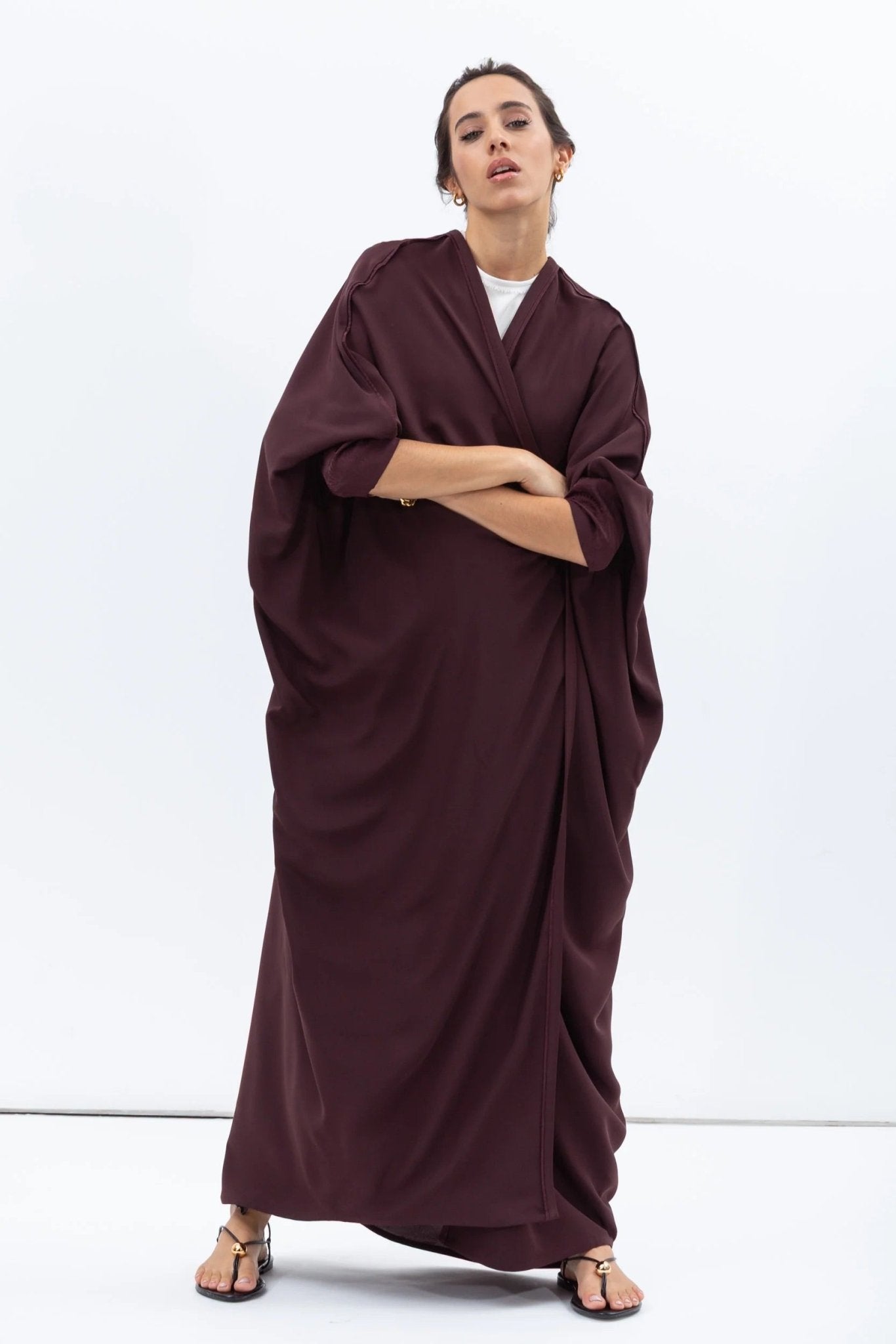 AB-BF-BRG ABAYA - CHIKA - MIRA Y MANO