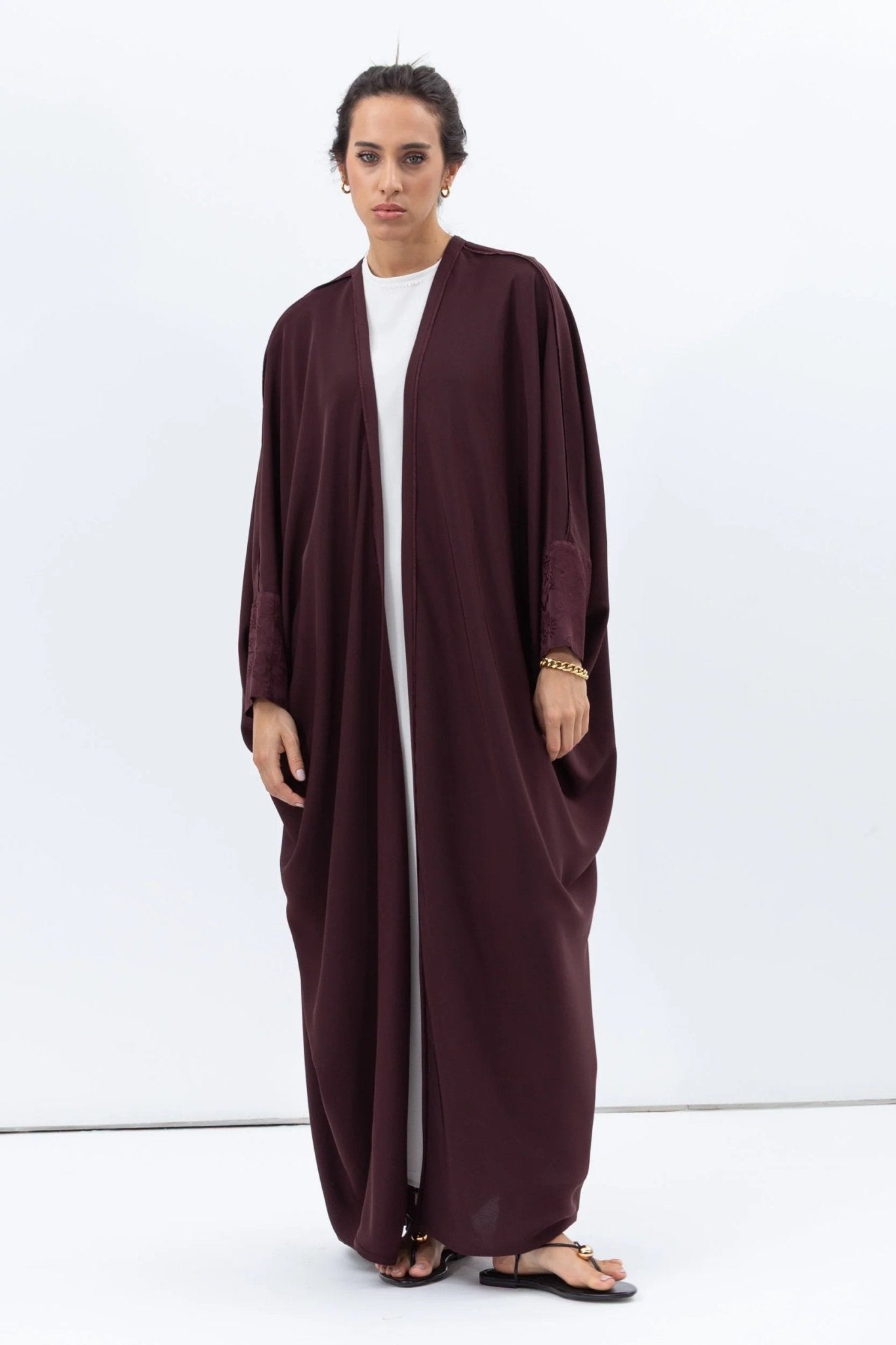 AB-BF-BRG ABAYA - CHIKA - MIRA Y MANO