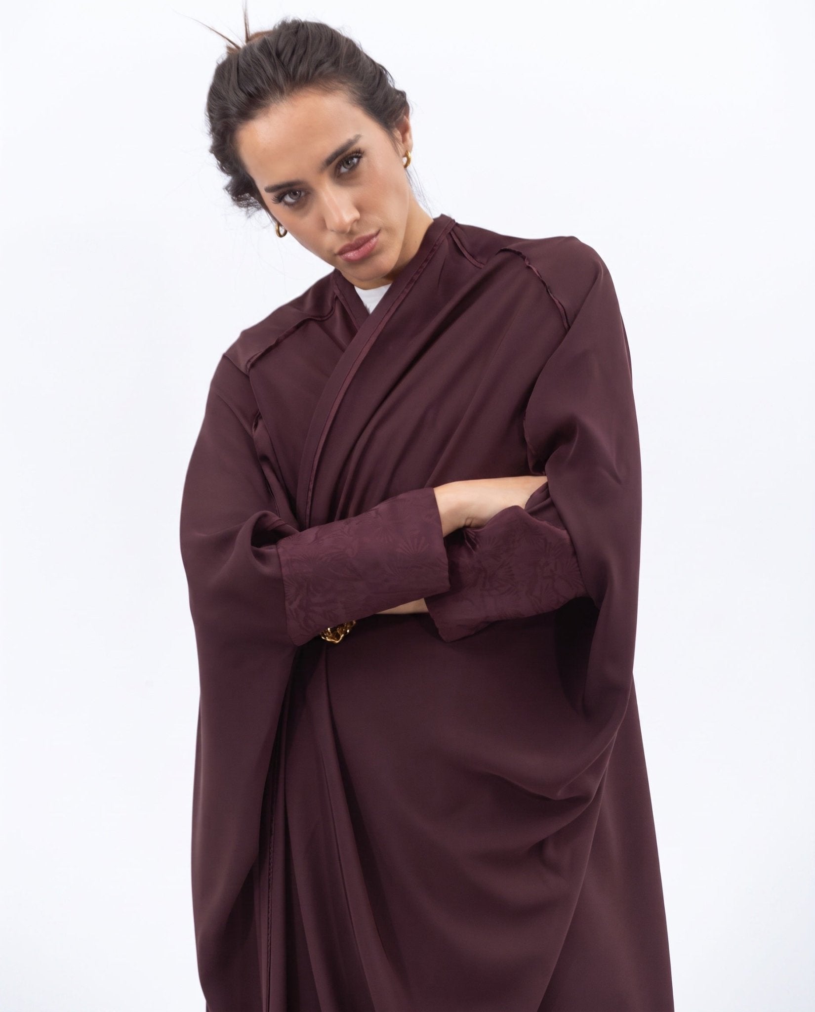 AB-BF-BRG – Burgundy Crepe Abaya - CHIKA - MIRA Y MANO