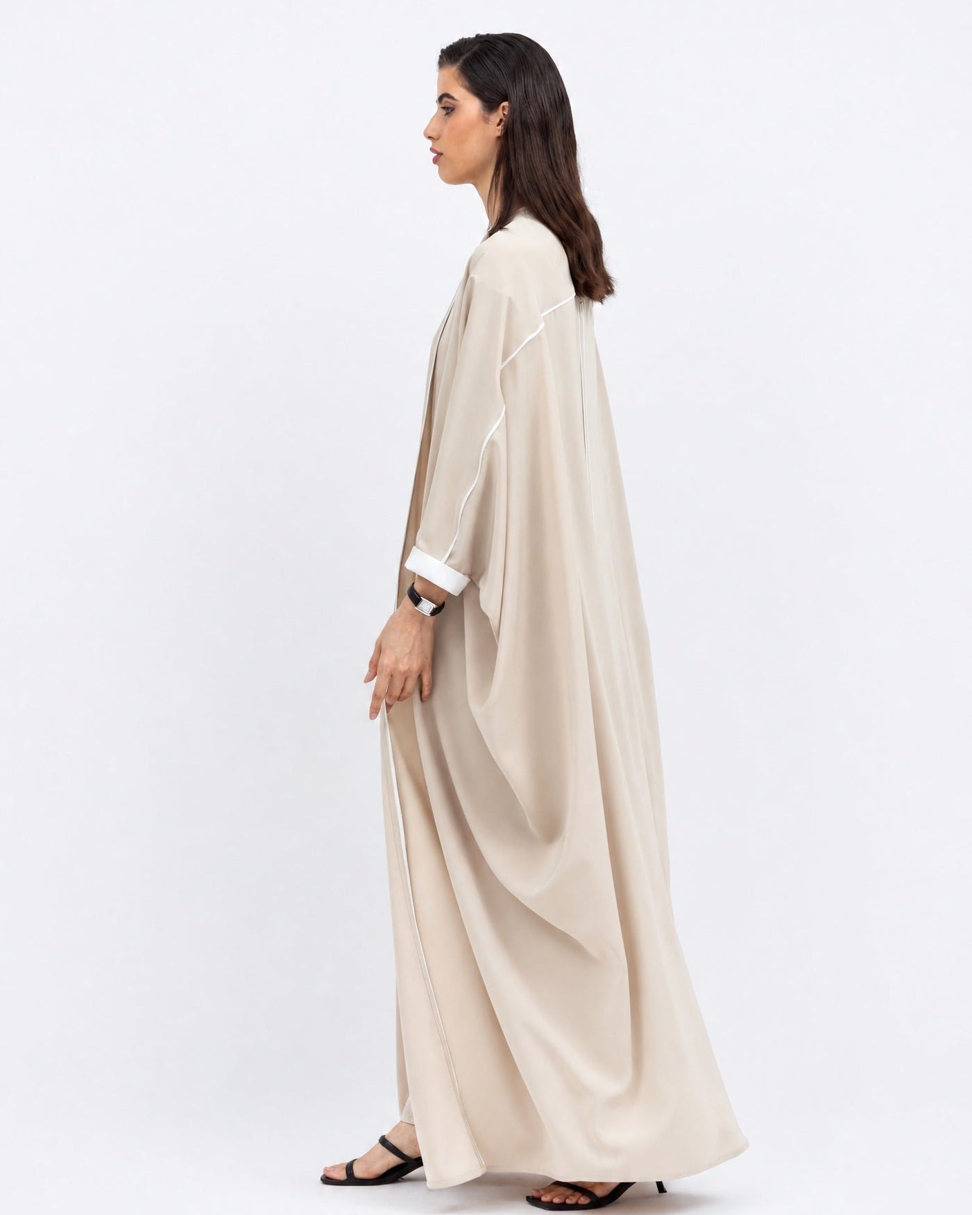 AB-BF-CRM – Beige Crepe Abaya - CHIKA - MIRA Y MANO