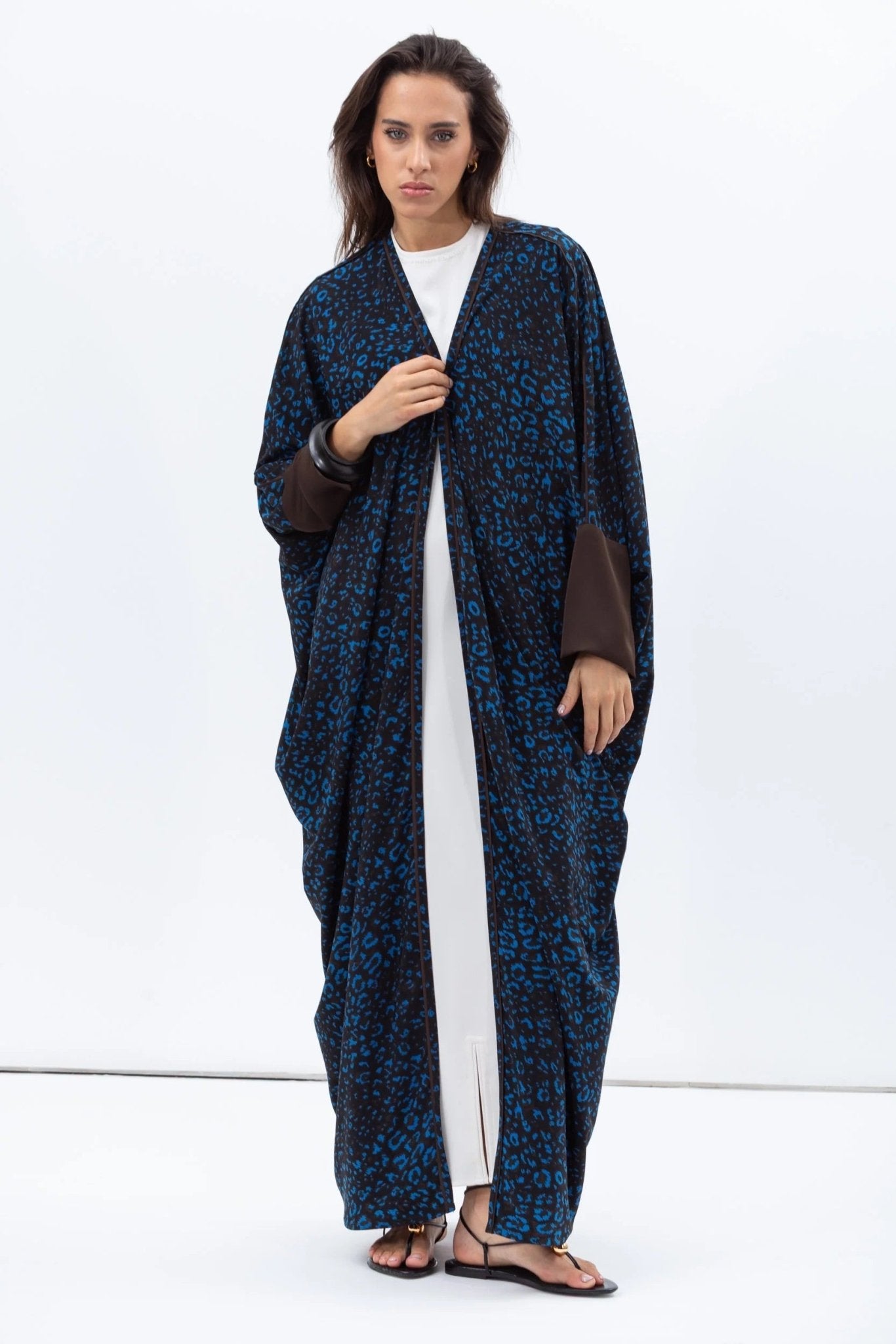 AB - BF - LCF - BLU - BRN ABAYA - CHIKA - MIRA Y MANO