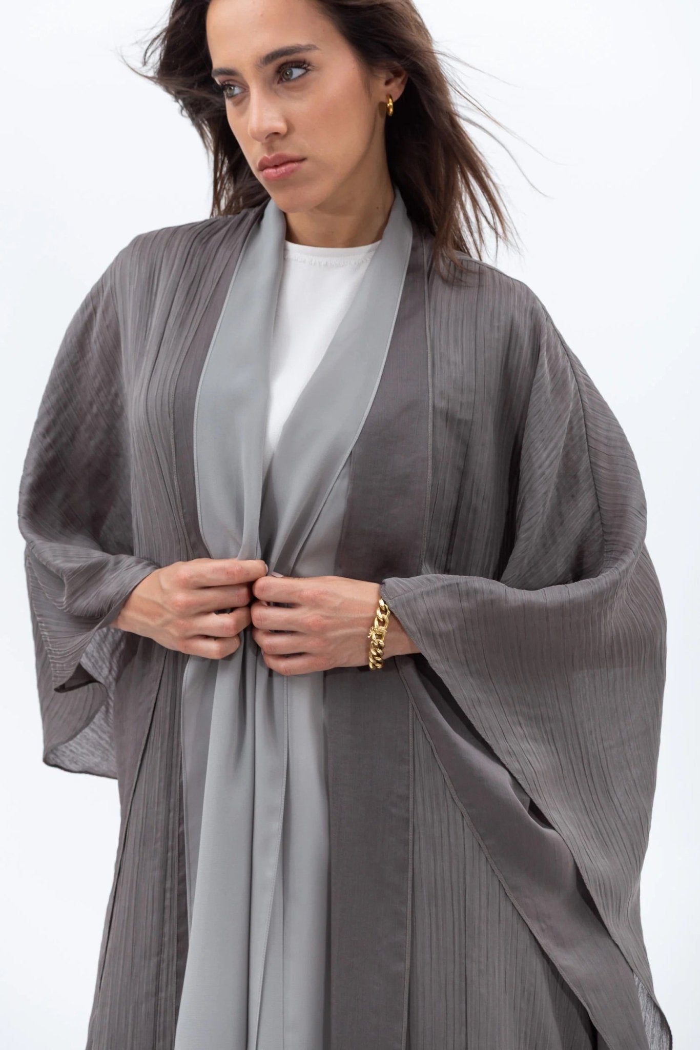 AB - FL - 2LYR - OLVGRN ABAYA - CHIKA - MIRA Y MANO