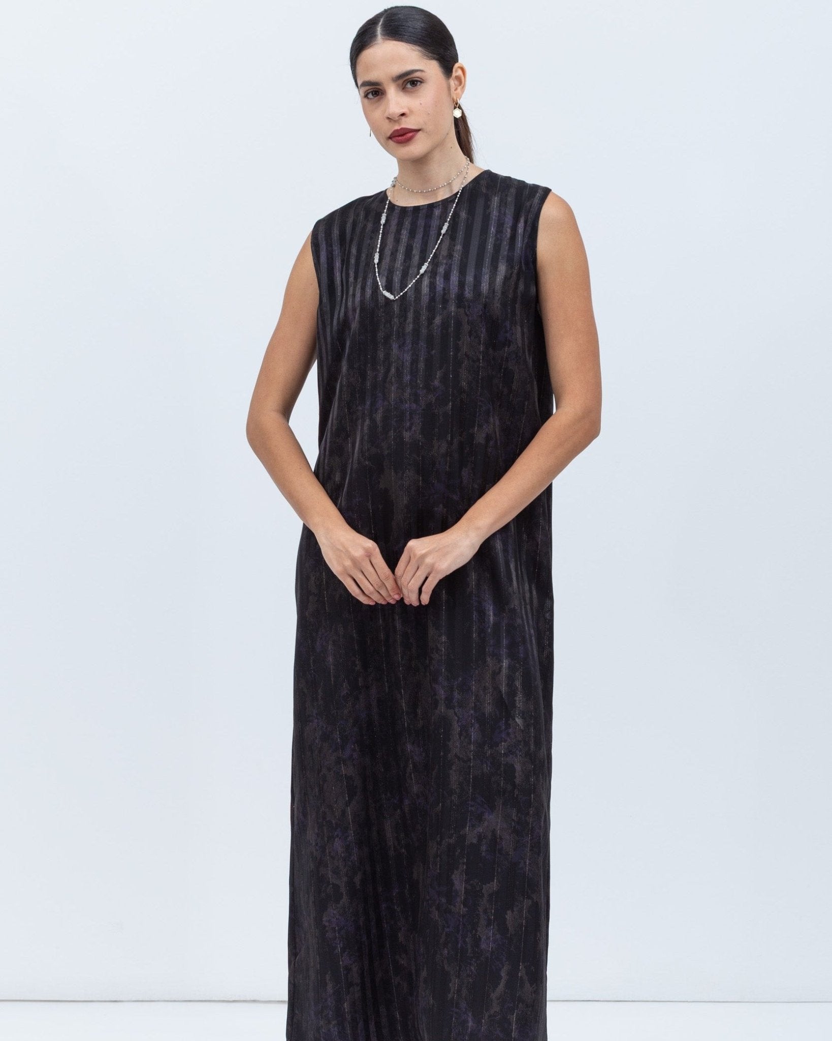 AB-FL-BLK ABAYA - CHIKA - MIRA Y MANO