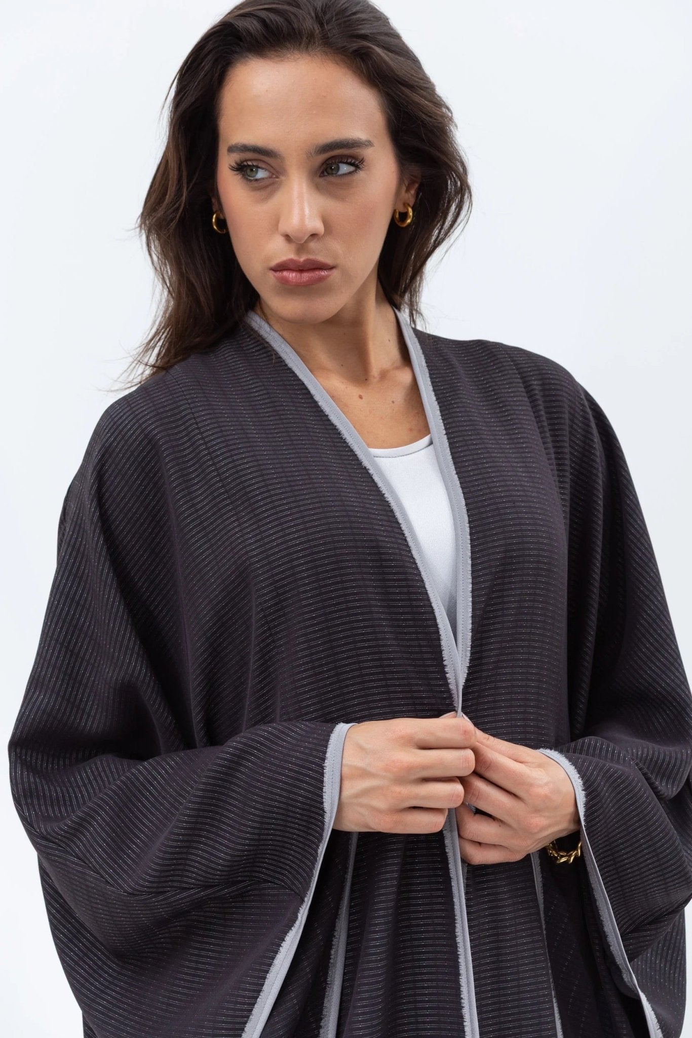 AB - FL - GRYBLK - GP ABAYA - CHIKA - MIRA Y MANO