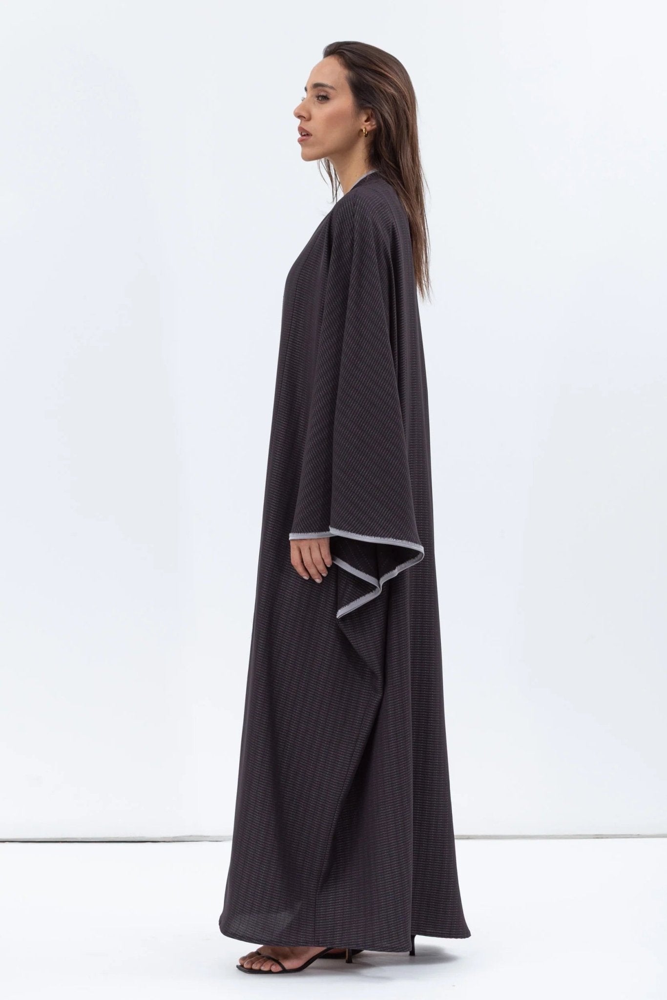 AB - FL - GRYBLK - GP ABAYA - CHIKA - MIRA Y MANO