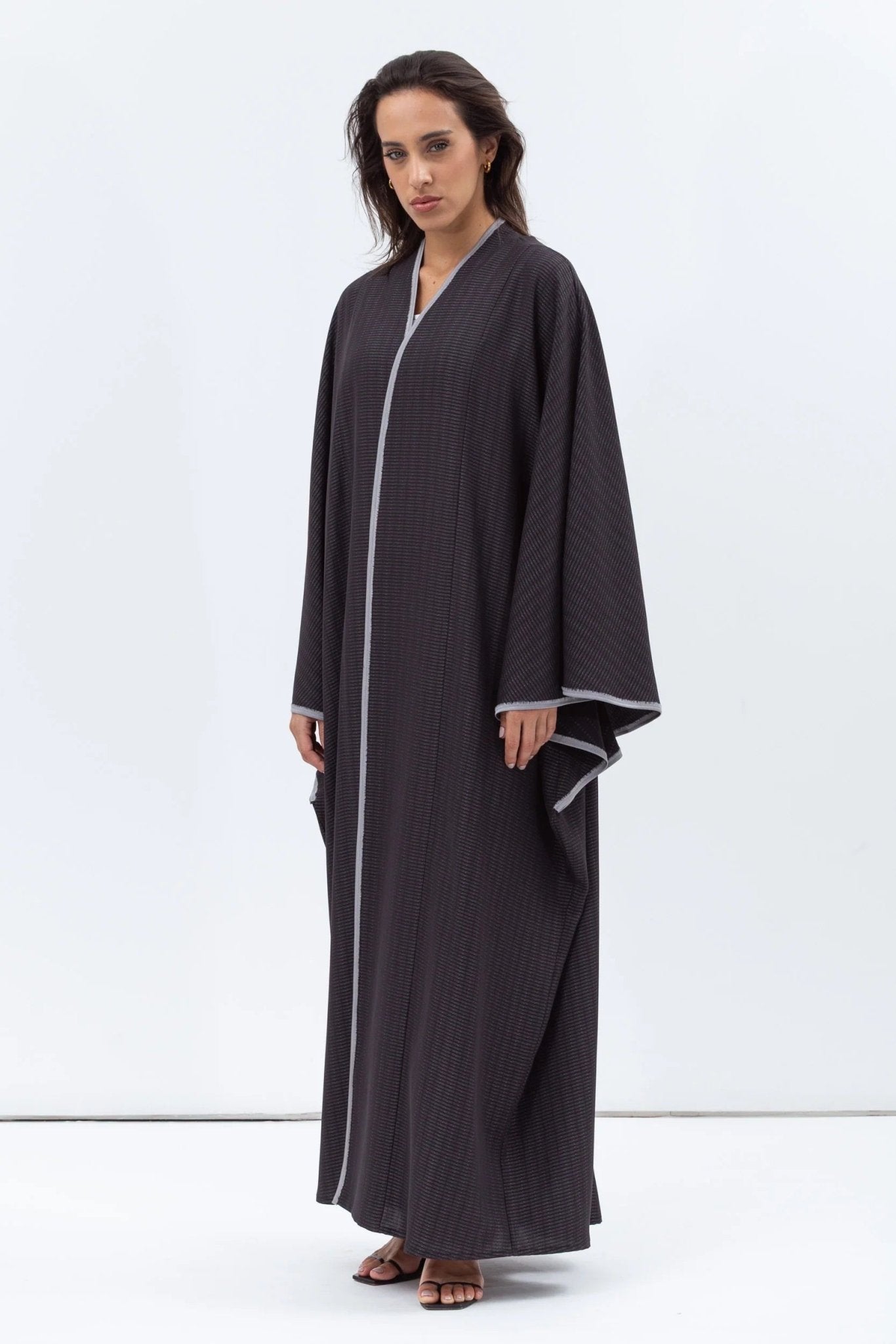 AB - FL - GRYBLK - GP ABAYA - CHIKA - MIRA Y MANO