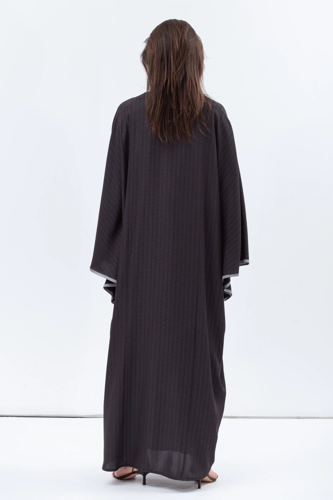 AB - FL - GRYBLK - GP ABAYA - CHIKA - MIRA Y MANO
