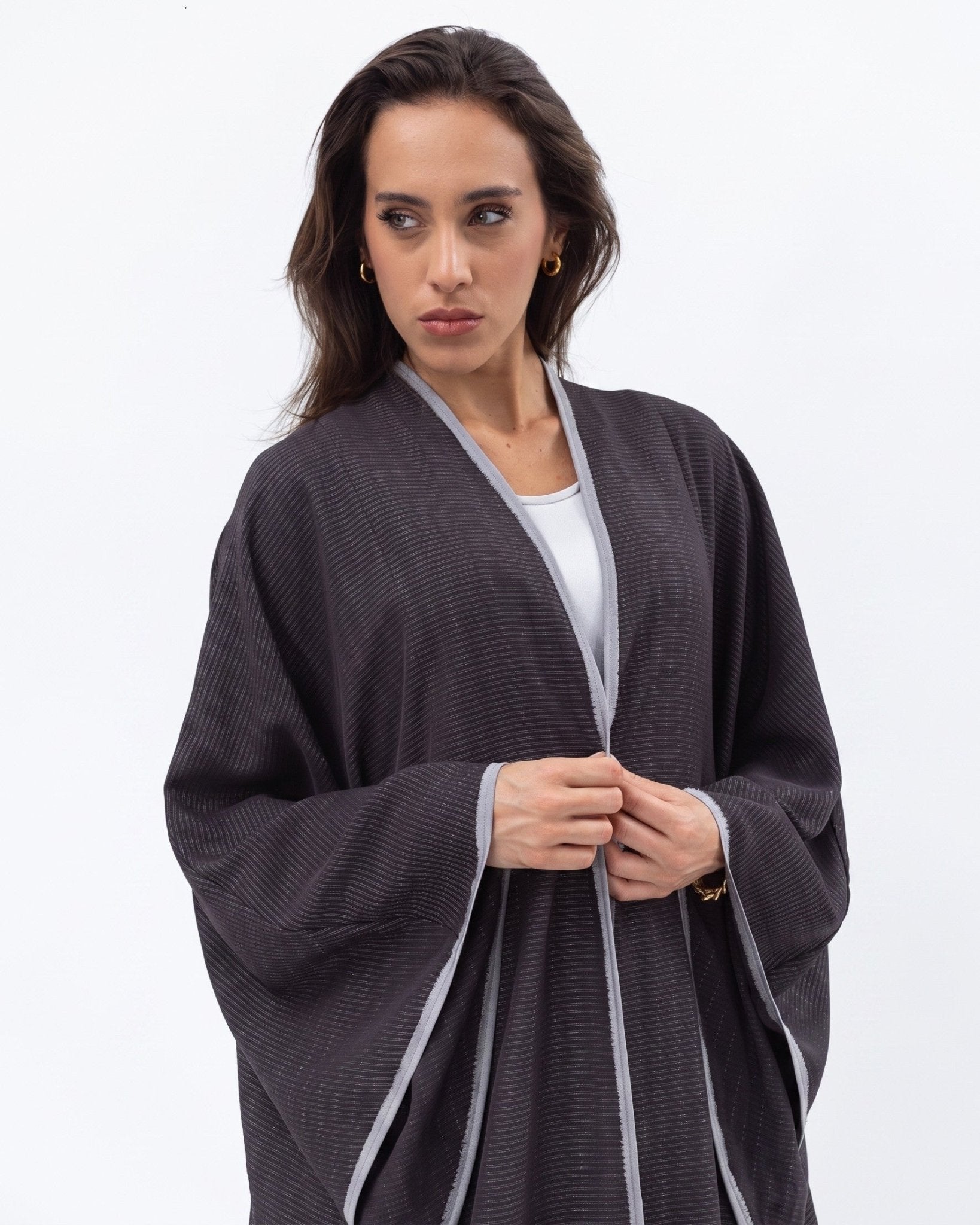 AB-FL-GRYBLK-GP – Black Abaya - CHIKA - MIRA Y MANO