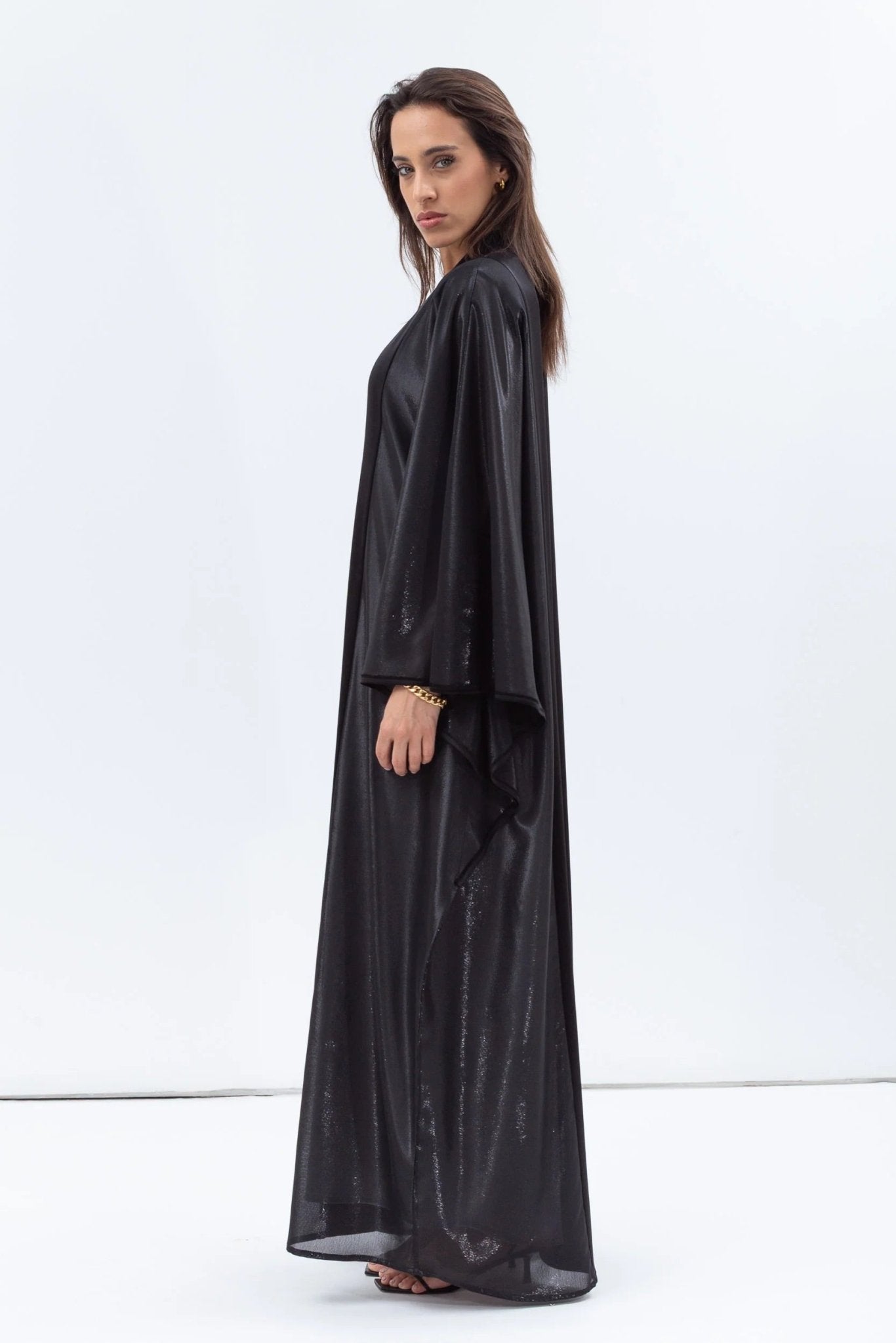 AB - FL - MTCBLK - BS ABAYA - CHIKA - MIRA Y MANO
