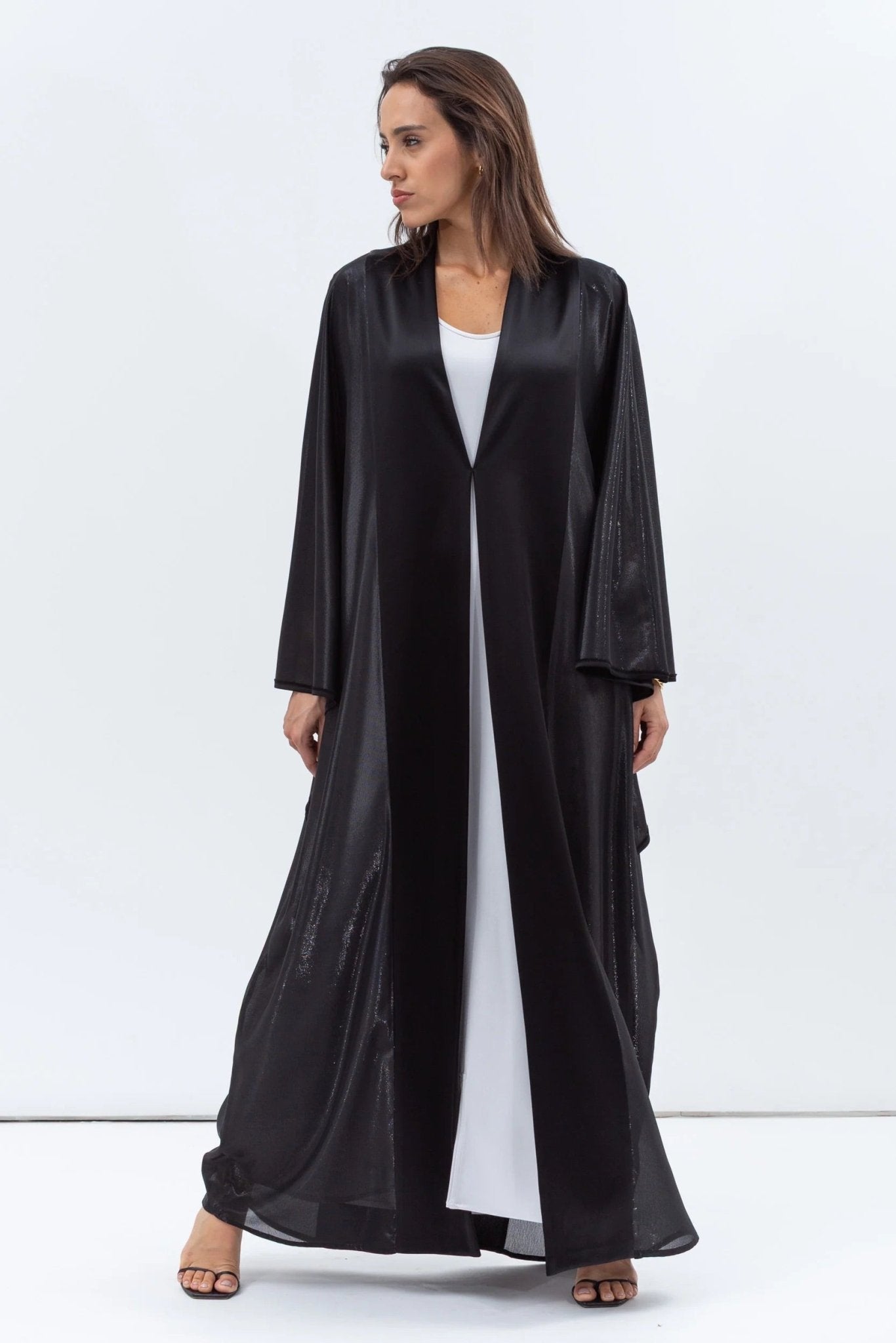 AB - FL - MTCBLK - BS ABAYA - CHIKA - MIRA Y MANO