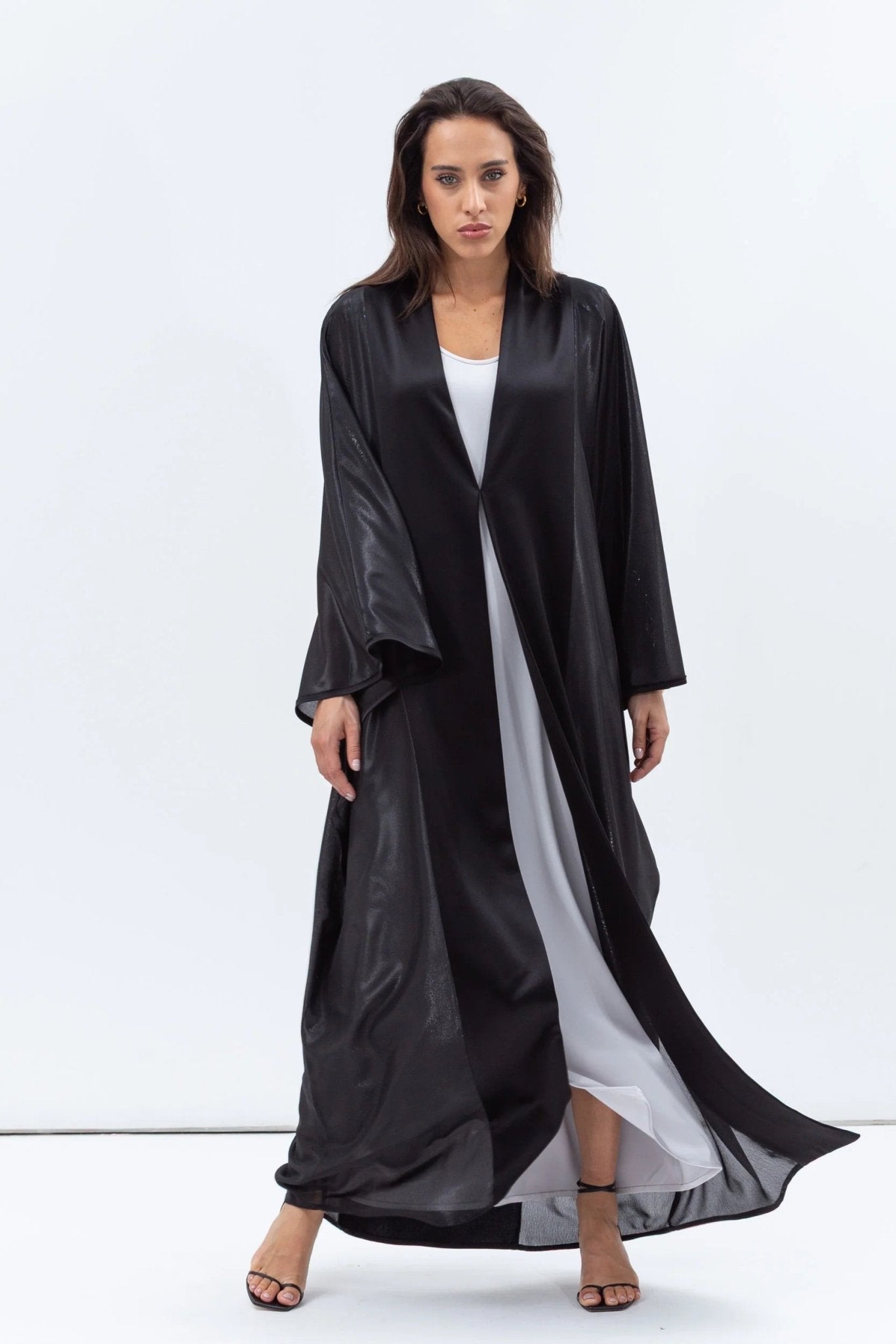 AB - FL - MTCBLK - BS ABAYA - CHIKA - MIRA Y MANO