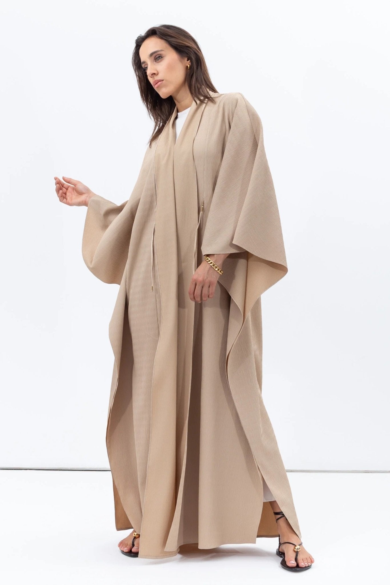 AB - FL - TXT - BGE ABAYA - CHIKA - MIRA Y MANO