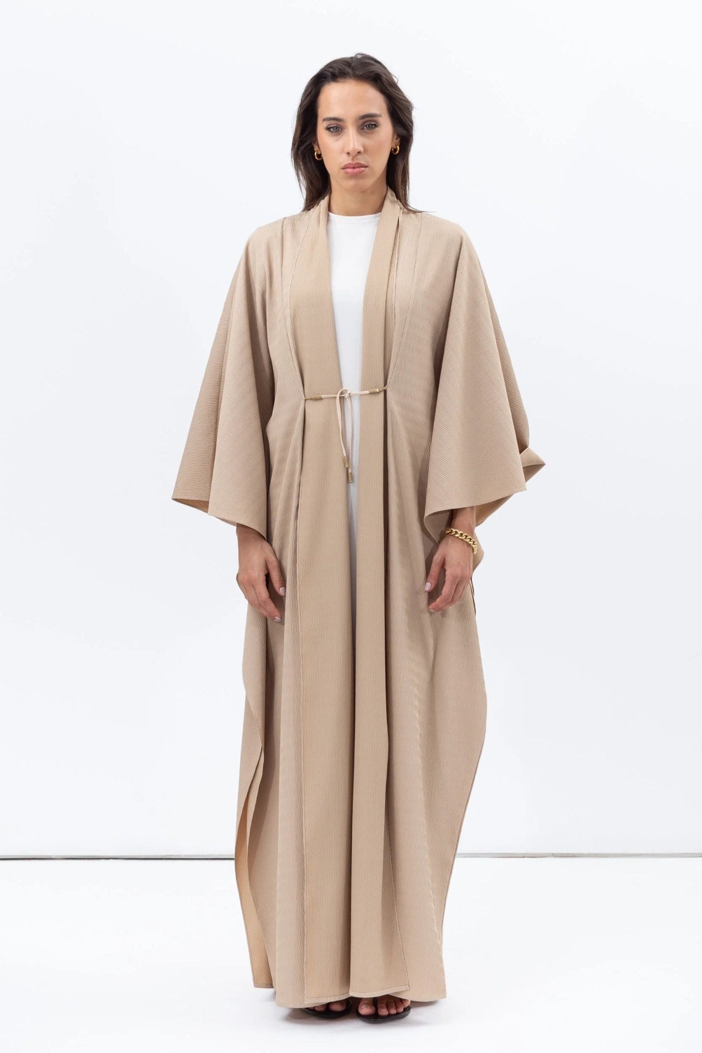 AB - FL - TXT - BGE ABAYA - CHIKA - MIRA Y MANO