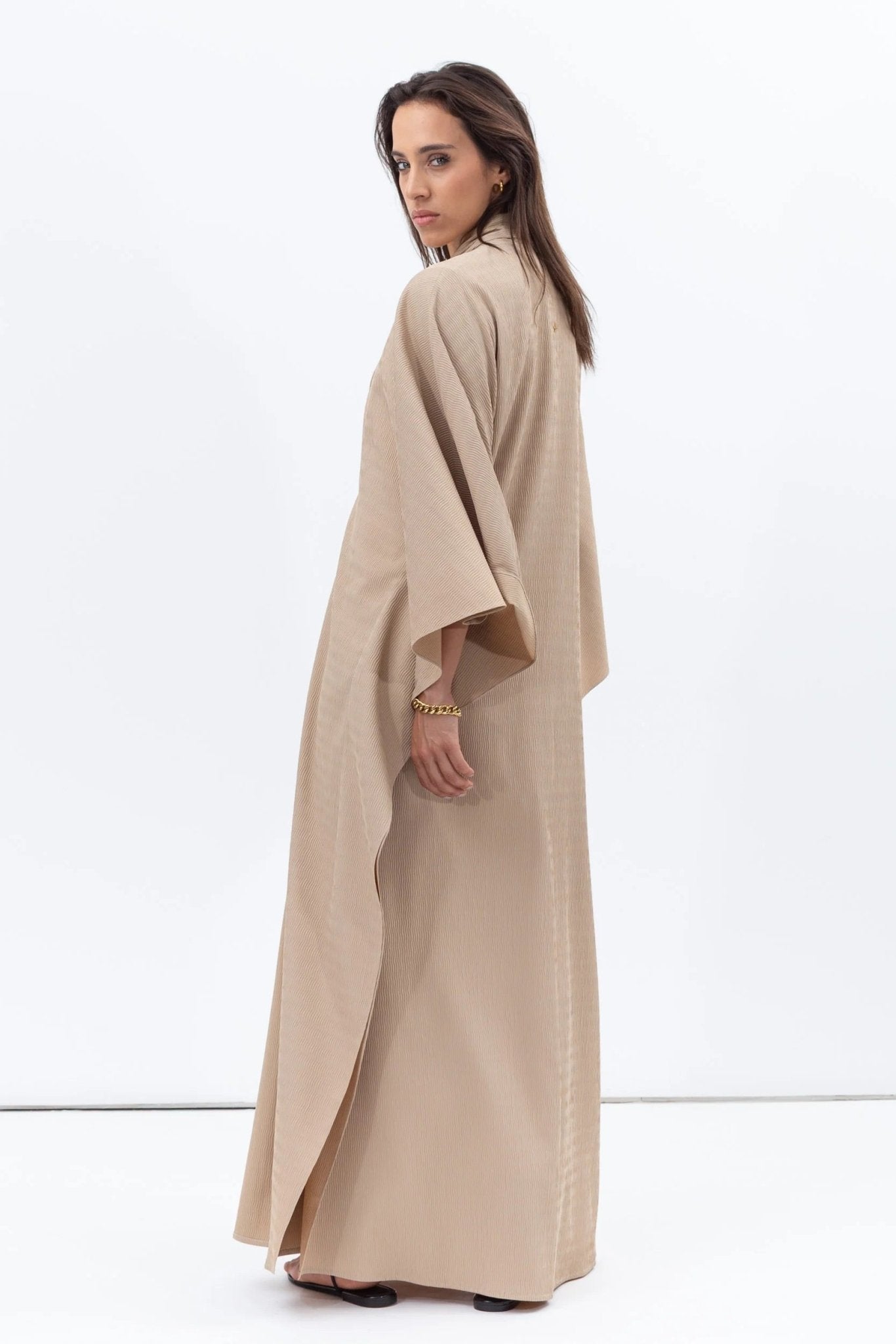 AB - FL - TXT - BGE ABAYA - CHIKA - MIRA Y MANO