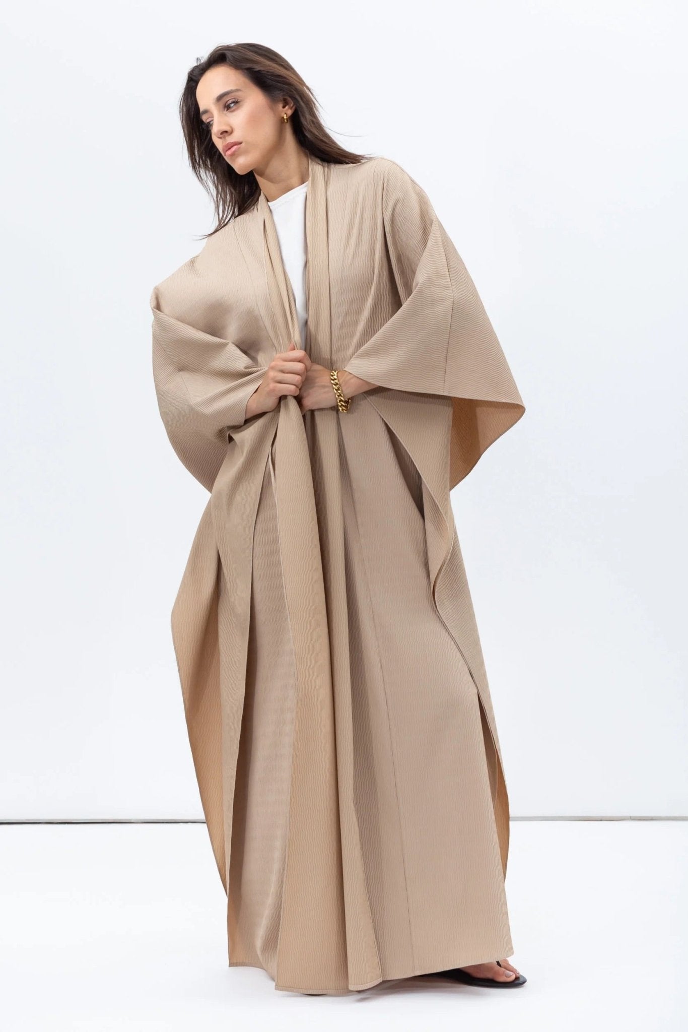 AB - FL - TXT - BGE ABAYA - CHIKA - MIRA Y MANO