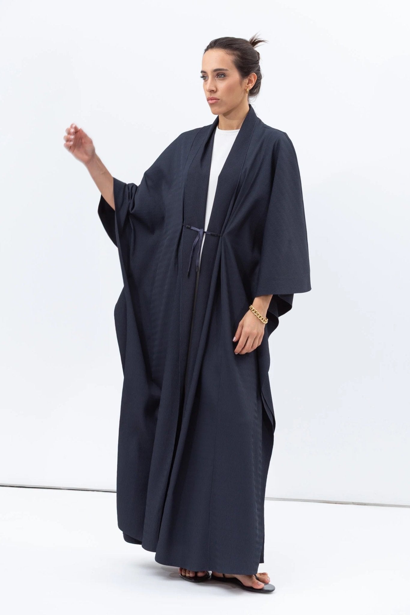 AB - FL - TXT - TBLU ABAYA - CHIKA - MIRA Y MANO