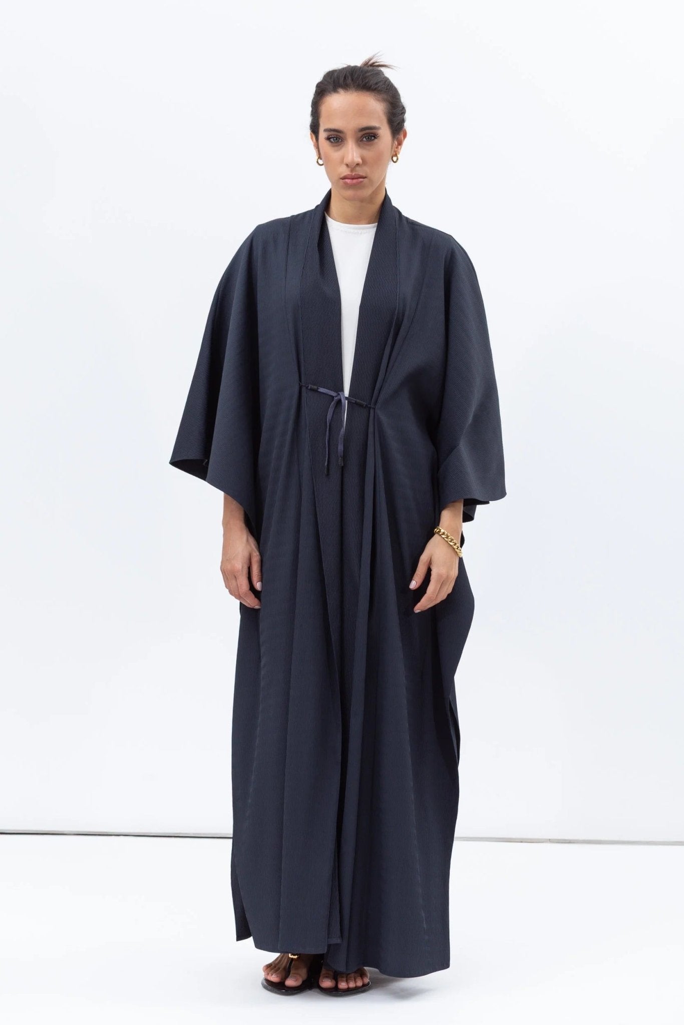 AB - FL - TXT - TBLU ABAYA - CHIKA - MIRA Y MANO