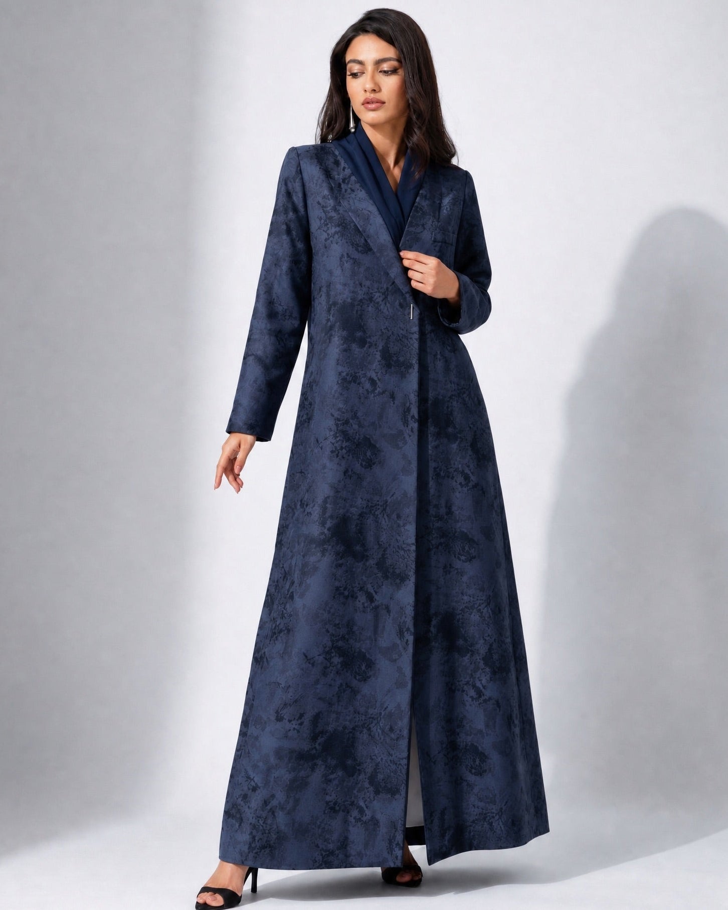 AB - J - ASM - C - NAVY ABAYA - CHIKA - MIRA Y MANO