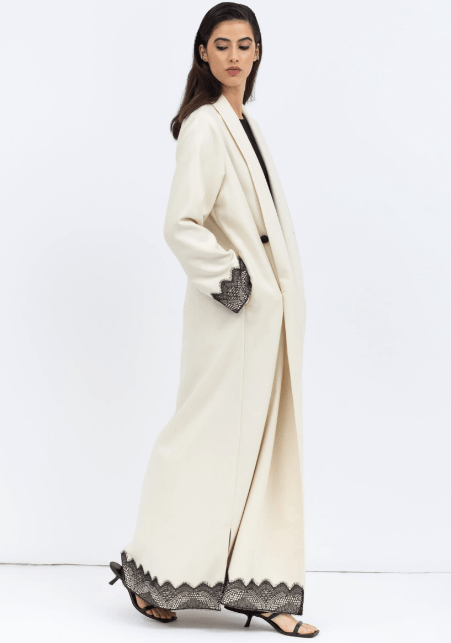 AB - L - W - IV ABAYA - CHIKA - MIRA Y MANO