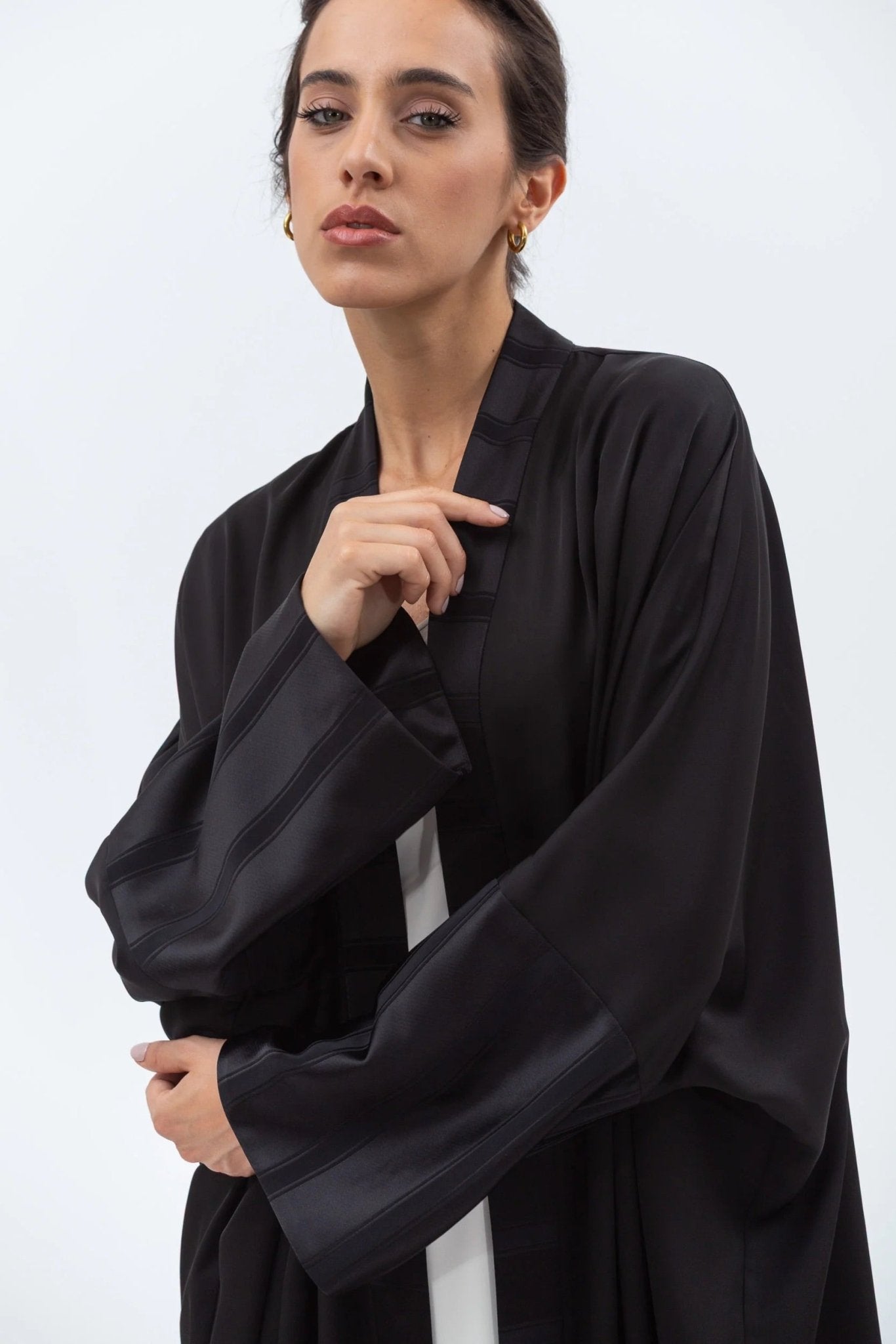 AB - LC - BLK - BSD ABAYA - CHIKA - MIRA Y MANO