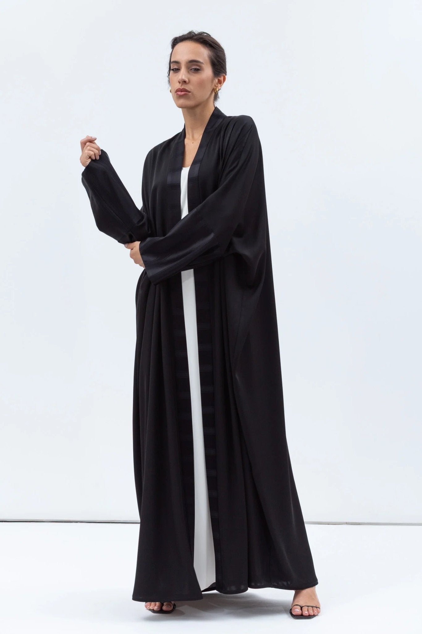 AB - LC - BLK - BSD ABAYA - CHIKA - MIRA Y MANO