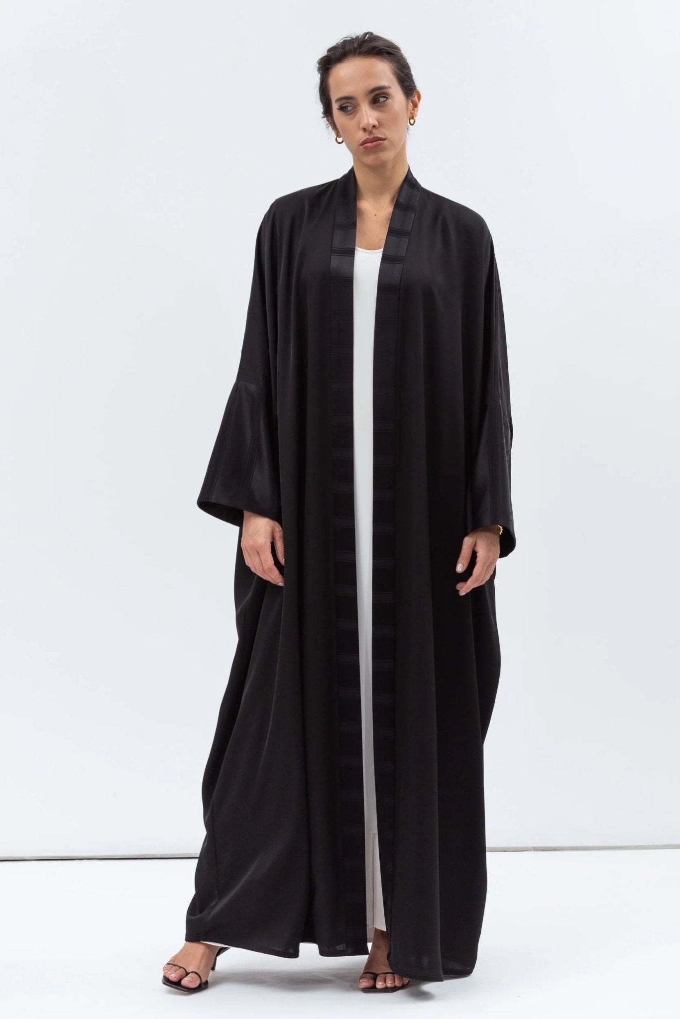 AB - LC - BLK - BSD ABAYA - CHIKA - MIRA Y MANO