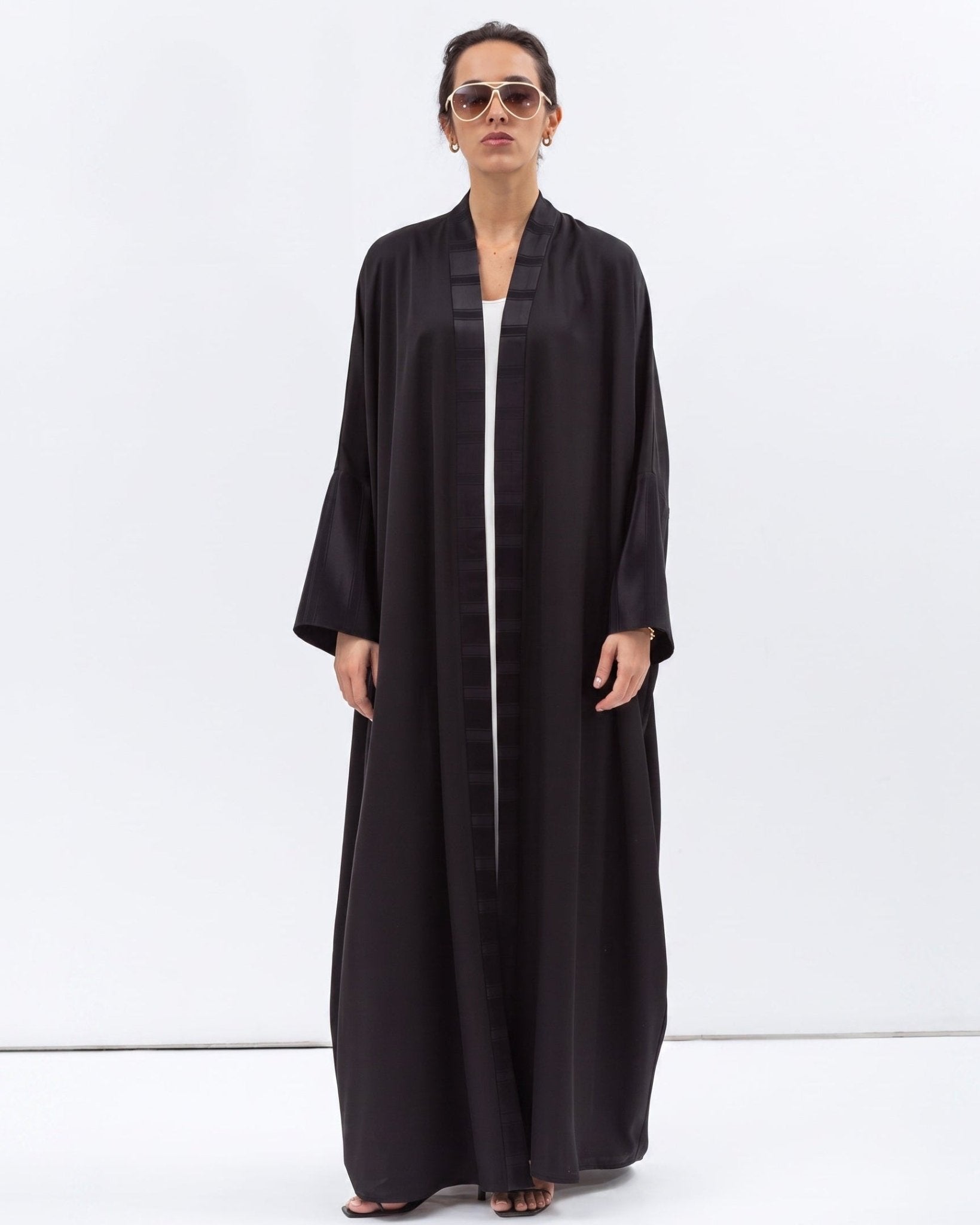 AB-LC-BLK-BSD – Black Crepe Abaya - CHIKA - MIRA Y MANO