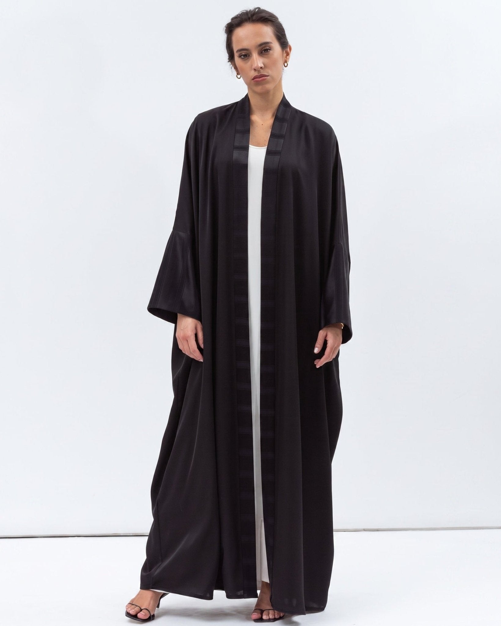 AB-LC-BLK-BSD – Black Crepe Abaya - CHIKA - MIRA Y MANO