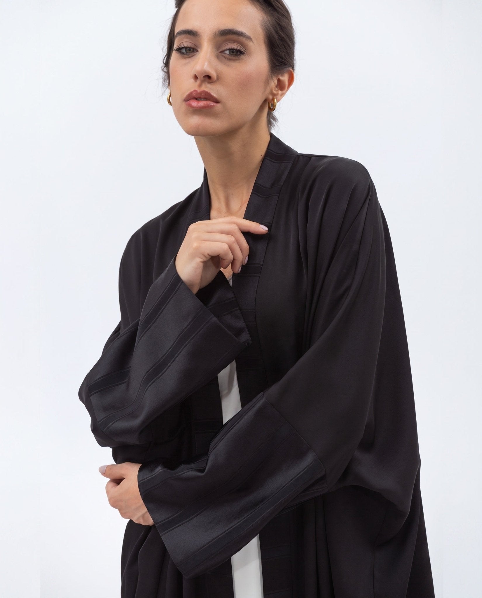 AB-LC-BLK-BSD – Black Crepe Abaya - CHIKA - MIRA Y MANO