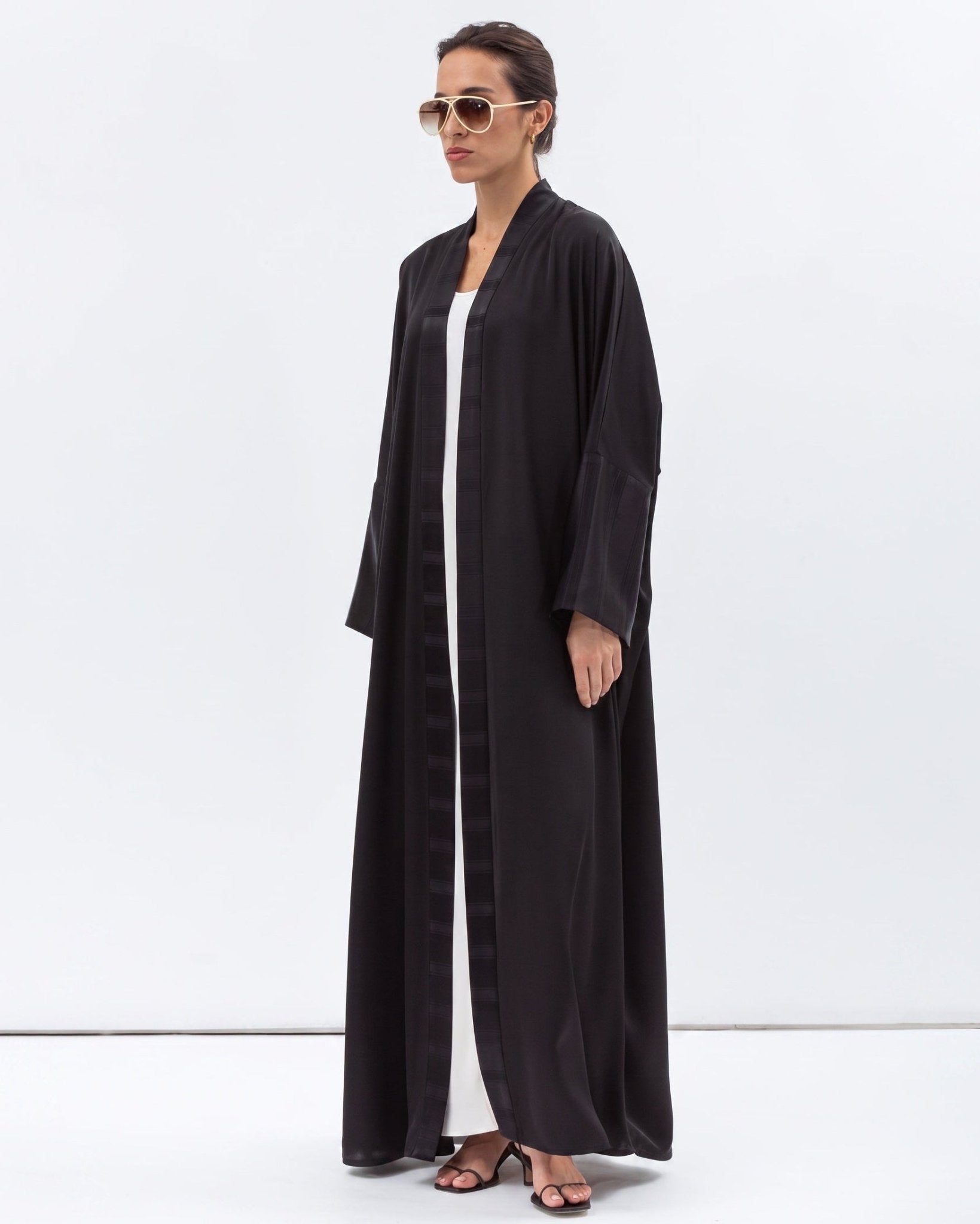 AB-LC-BLK-BSD – Black Crepe Abaya - CHIKA - MIRA Y MANO
